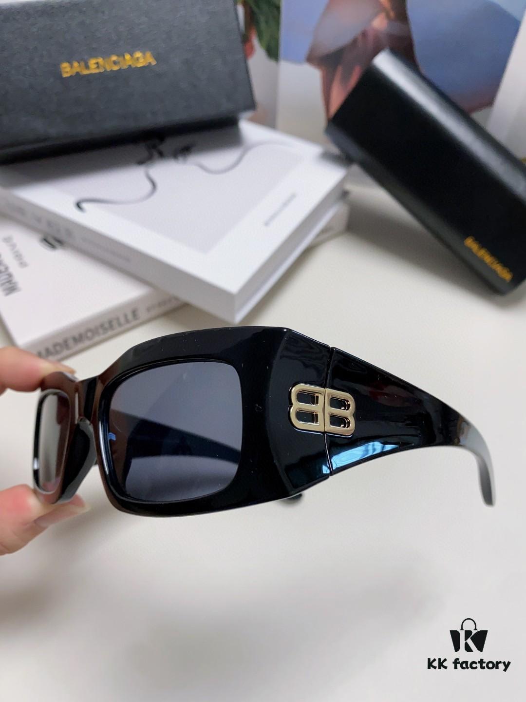 6931add0ccd8ab3d7afa203a Balenciaga Black Square Frame BB Logo Sunglasses for Women, Stylish and Slimming UV-Protective Sun Glasses, Trendy Must-Have Fashion Accessory