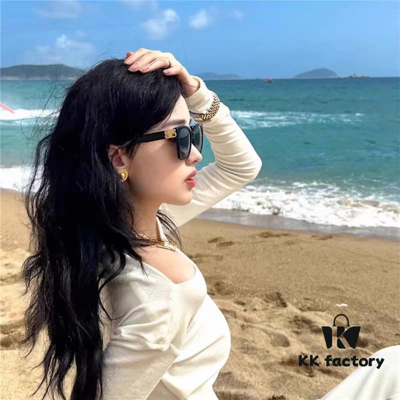 6931add9ccd8ab3d7afa20bd Balenciaga BALENCIAGA Square Retro Sunglasses Trendy Vintage-Style Shades with Gold-Tone Symmetrical BB Logo on Temples and Versatile Lens Colors