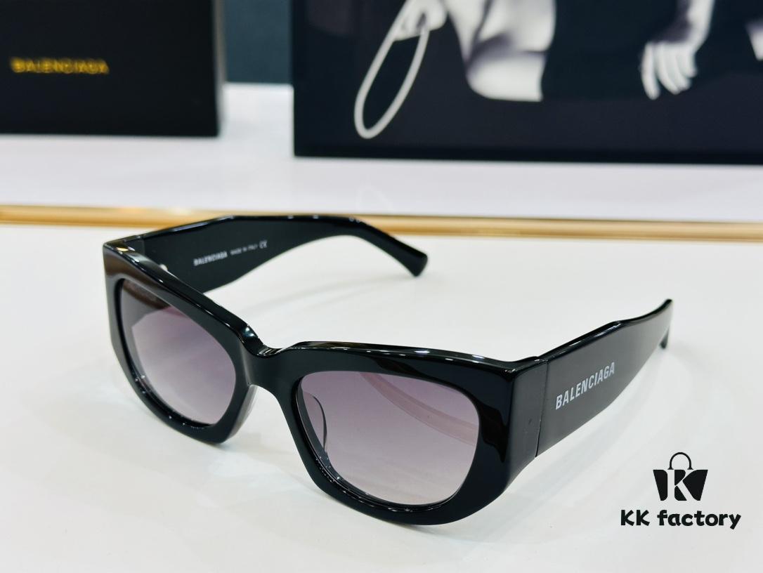 6931ade1ccd8ab3d7afa211b BALENCIAGA Balenciaga BB0327S Size: 54□19-135 Unique and Stylish Design Instantly Loveable, Extremely Versatile, Perfect for Fashionable Everyday Wear, Premium Quality Sunglasses