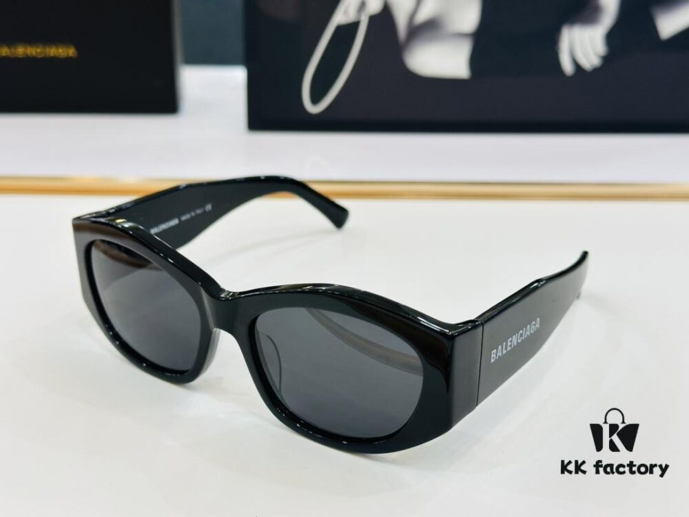 6931ade1ccd8ab3d7afa2124 BALENCIAGA Balenciaga BB0329S Size: 56□18-135 Unique and Eye-Catching Design, Extremely Versatile Style, FD Universal Fashion, Premium Quality Sunglasses