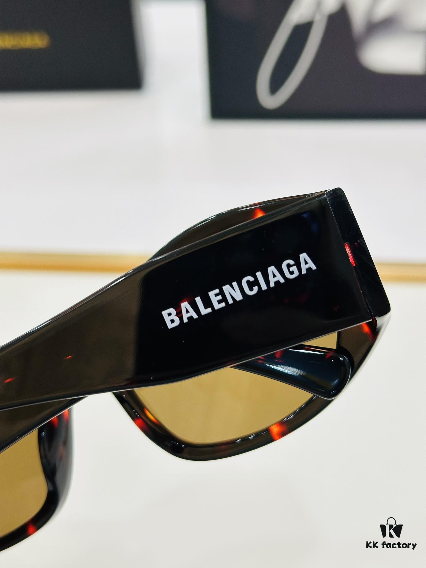 6931ade2ccd8ab3d7afa212b BALENCIAGA Balenciaga BB0329S Size: 56□18-135 Unique and Eye-Catching Design, Extremely Versatile Style, FD Universal Fashion, Premium Quality Sunglasses