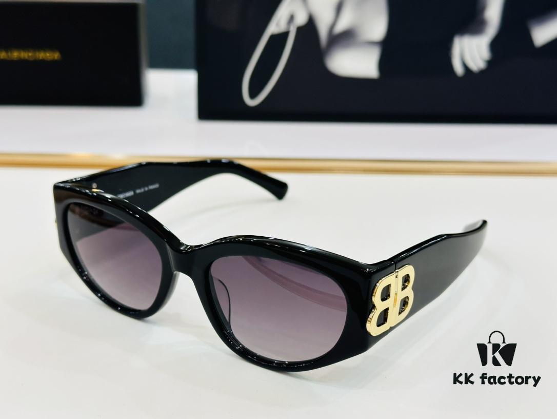 6931ade2ccd8ab3d7afa212e BALENCIAGA Balenciaga BB0324SK Size 55□19-135 Unique and Stylish Design Instantly Appealing Perfect for Versatile Fashion Looks High-Quality Sunglasses