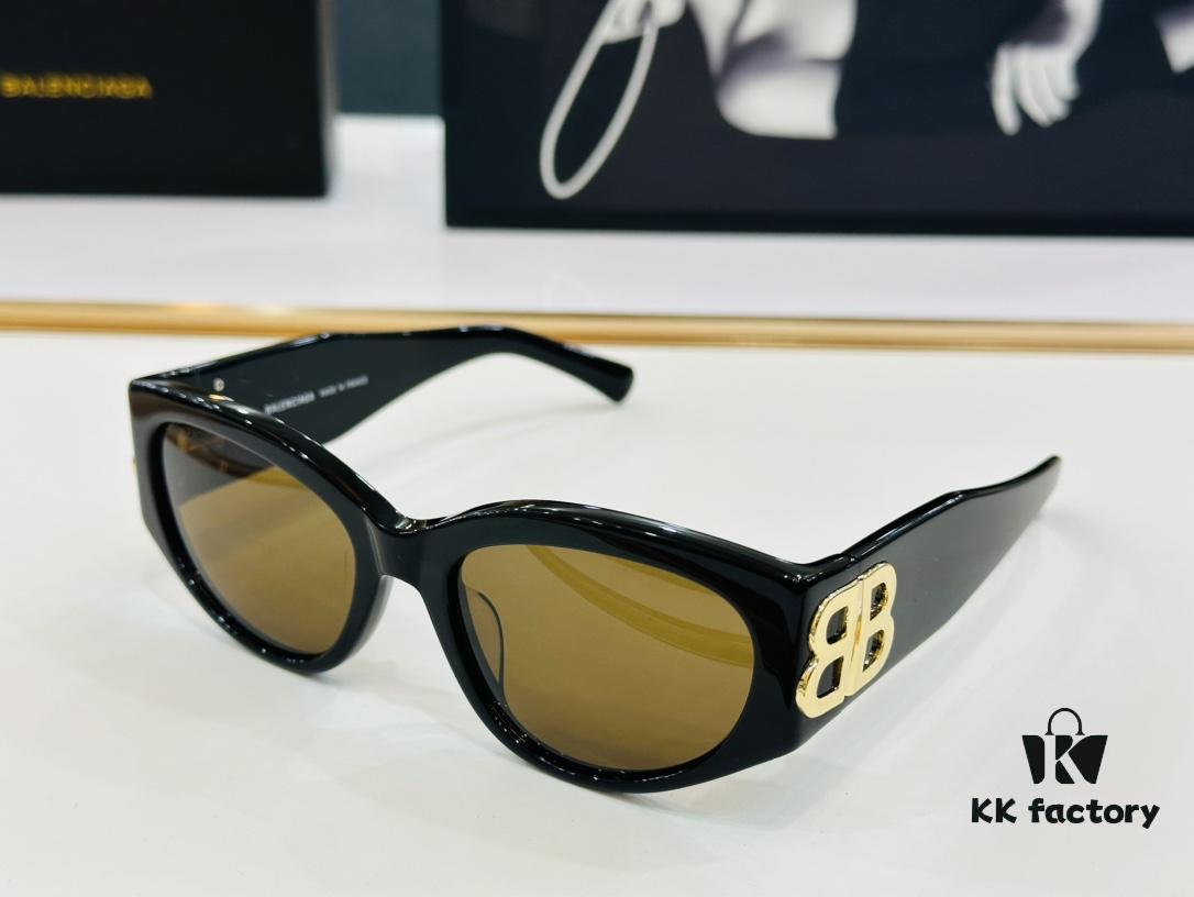6931ade2ccd8ab3d7afa2130 BALENCIAGA Balenciaga BB0324SK Size 55□19-135 Unique and Stylish Design Instantly Appealing Perfect for Versatile Fashion Looks High-Quality Sunglasses