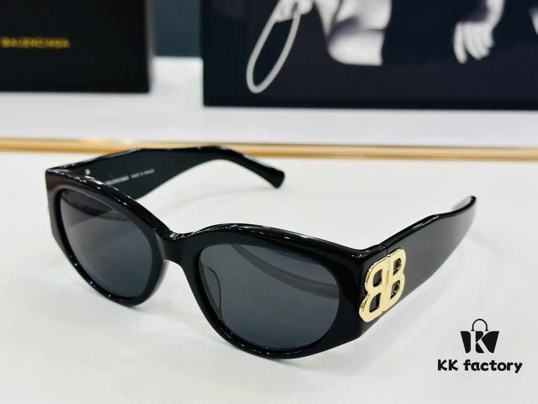 6931ade2ccd8ab3d7afa2131 BALENCIAGA Balenciaga BB0324SK Size 55□19-135 Unique and Stylish Design Instantly Appealing Perfect for Versatile Fashion Looks High-Quality Sunglasses