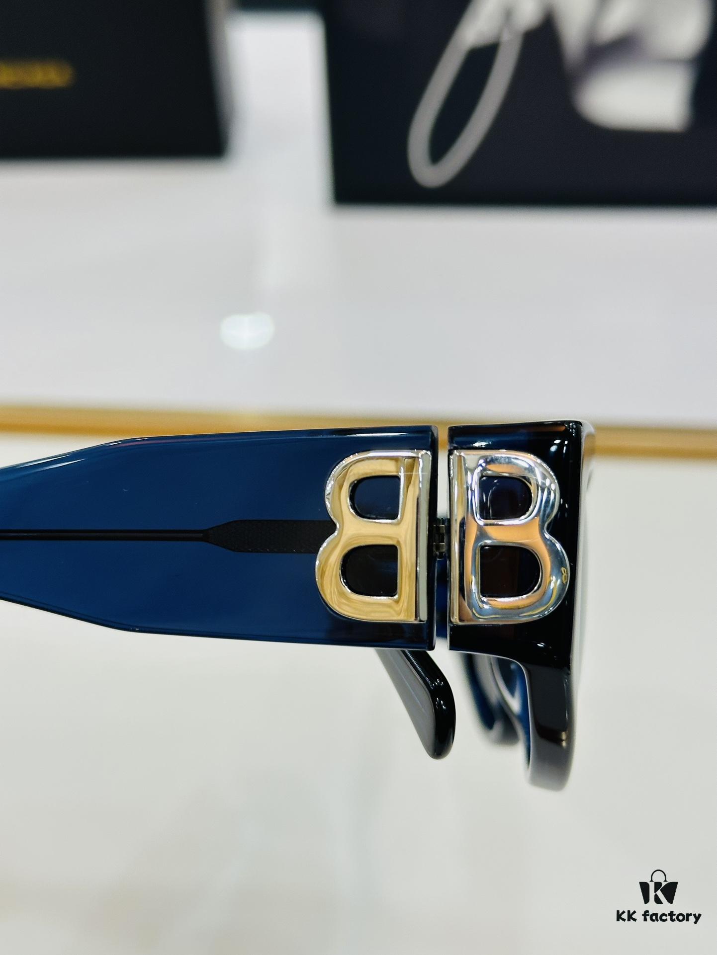 6931ade2ccd8ab3d7afa2133 BALENCIAGA Balenciaga BB0324SK Size 55□19-135 Unique and Stylish Design Instantly Appealing Perfect for Versatile Fashion Looks High-Quality Sunglasses