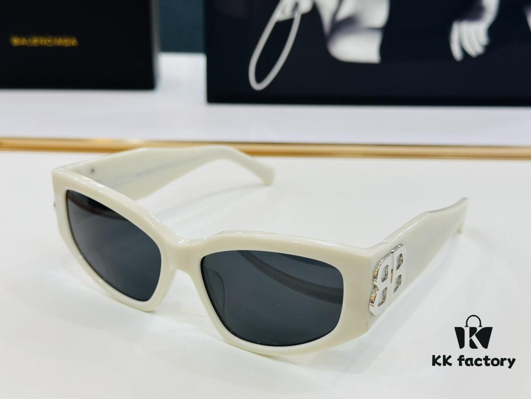 6931ade3ccd8ab3d7afa213b BALENCIAGA BB0321S Size: 57□17-135 Unique and Stylish Design Instantly Eye-Catching, Highly Versatile Unisex Sunglasses