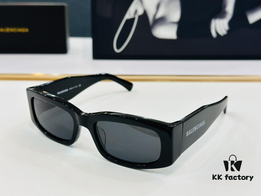 6931ade3ccd8ab3d7afa213f BALENCIAGA BB0328S Size: 56 □ 20-135 A uniquely designed frame that wins hearts at first sight, exceptionally versatile and stylish, premium quality sunglasses