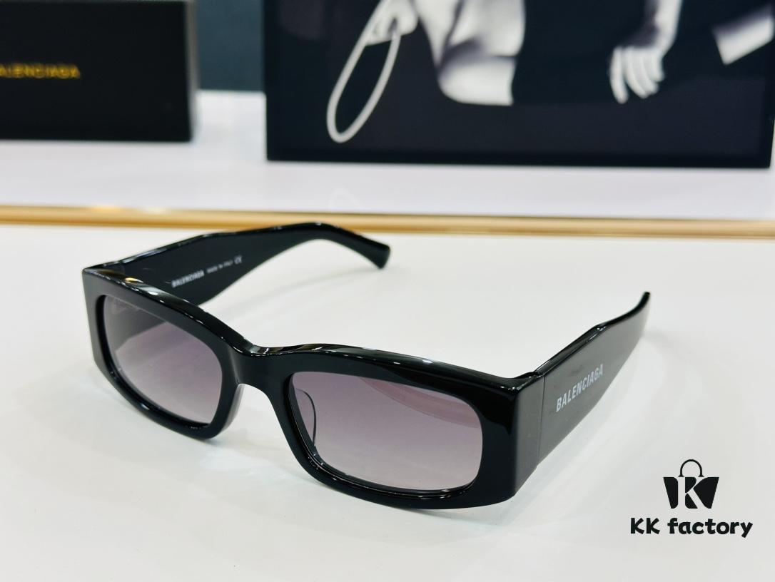6931ade3ccd8ab3d7afa2141 BALENCIAGA BB0328S Size: 56 □ 20-135 A uniquely designed frame that wins hearts at first sight, exceptionally versatile and stylish, premium quality sunglasses