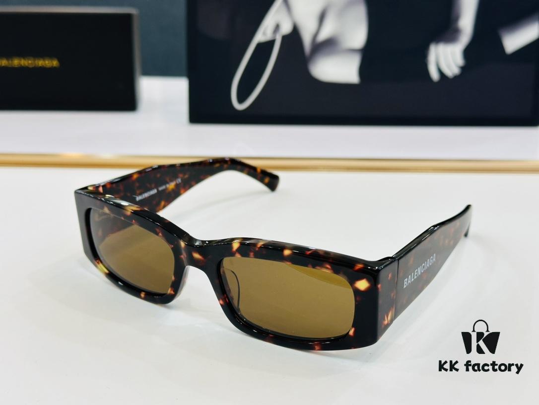 6931ade3ccd8ab3d7afa2143 BALENCIAGA BB0328S Size: 56 □ 20-135 A uniquely designed frame that wins hearts at first sight, exceptionally versatile and stylish, premium quality sunglasses