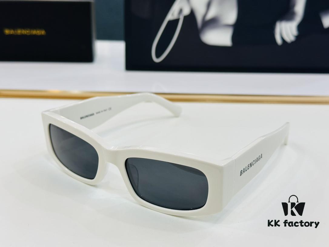 6931ade3ccd8ab3d7afa2144 BALENCIAGA BB0328S Size: 56 □ 20-135 A uniquely designed frame that wins hearts at first sight, exceptionally versatile and stylish, premium quality sunglasses
