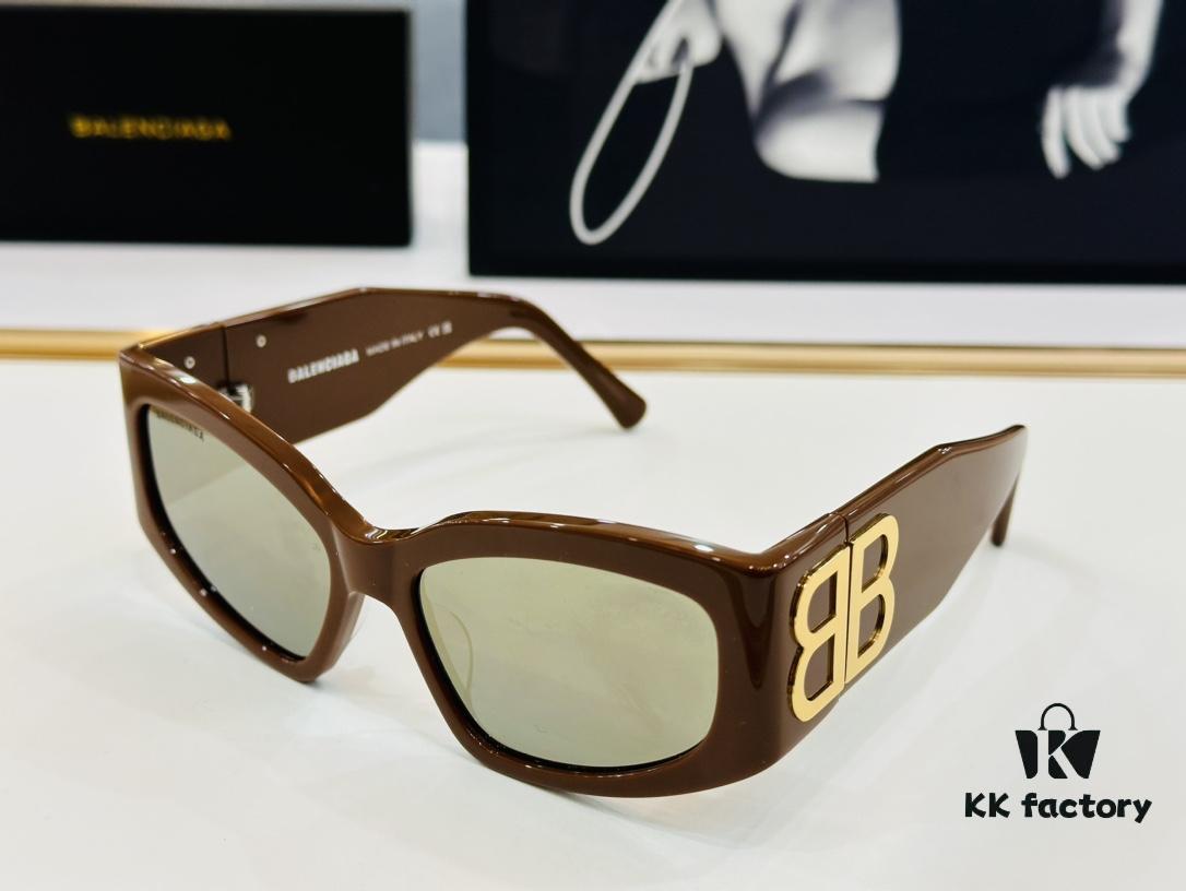 6931adedccd8ab3d7afa21ca BALENCIAGA BB0321S Size 57□18-130 Stylish Unisex Sunglasses with Unique Frame Design