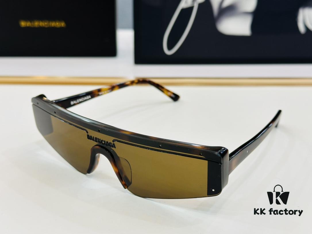 6931adeeccd8ab3d7afa21d0 BALENCIAGA BB003S Size: 99□01-140 Unique and Stylish Design Instantly Eye-Catching Versatile Fashion High-Quality Sunglasses