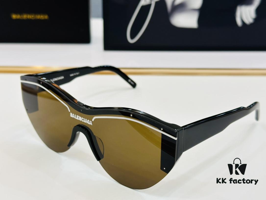 6931adefccd8ab3d7afa21dd BALENCIAGA BB004S Sunglasses, Size 99□01-145, Unique and Stylish Design, Highly Versatile and Premium Quality