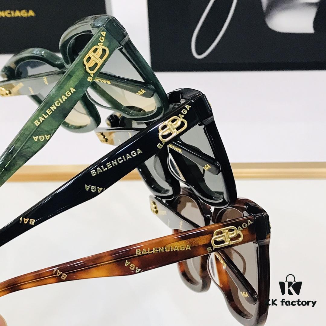 6931adefccd8ab3d7afa21e8 BALENCIAGA Balenciaga BB5128 Size: 67×15-145 Unique Design Instantly Appealing Extremely Versatile Style Timeless Fashion Premium Quality Sunglasses