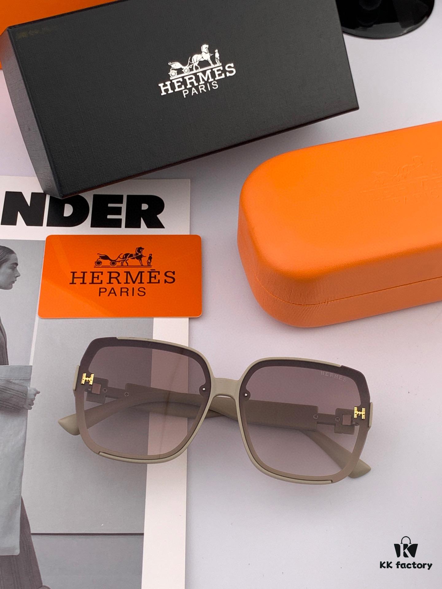 6931ae04ccd8ab3d7afa230e HERMES 2025 Spring New Arrival Original Release Famous Internet Hit Ultra Popular Blue Classic Luxury Fashion Square Sunglasses High-Quality Authentic H8303