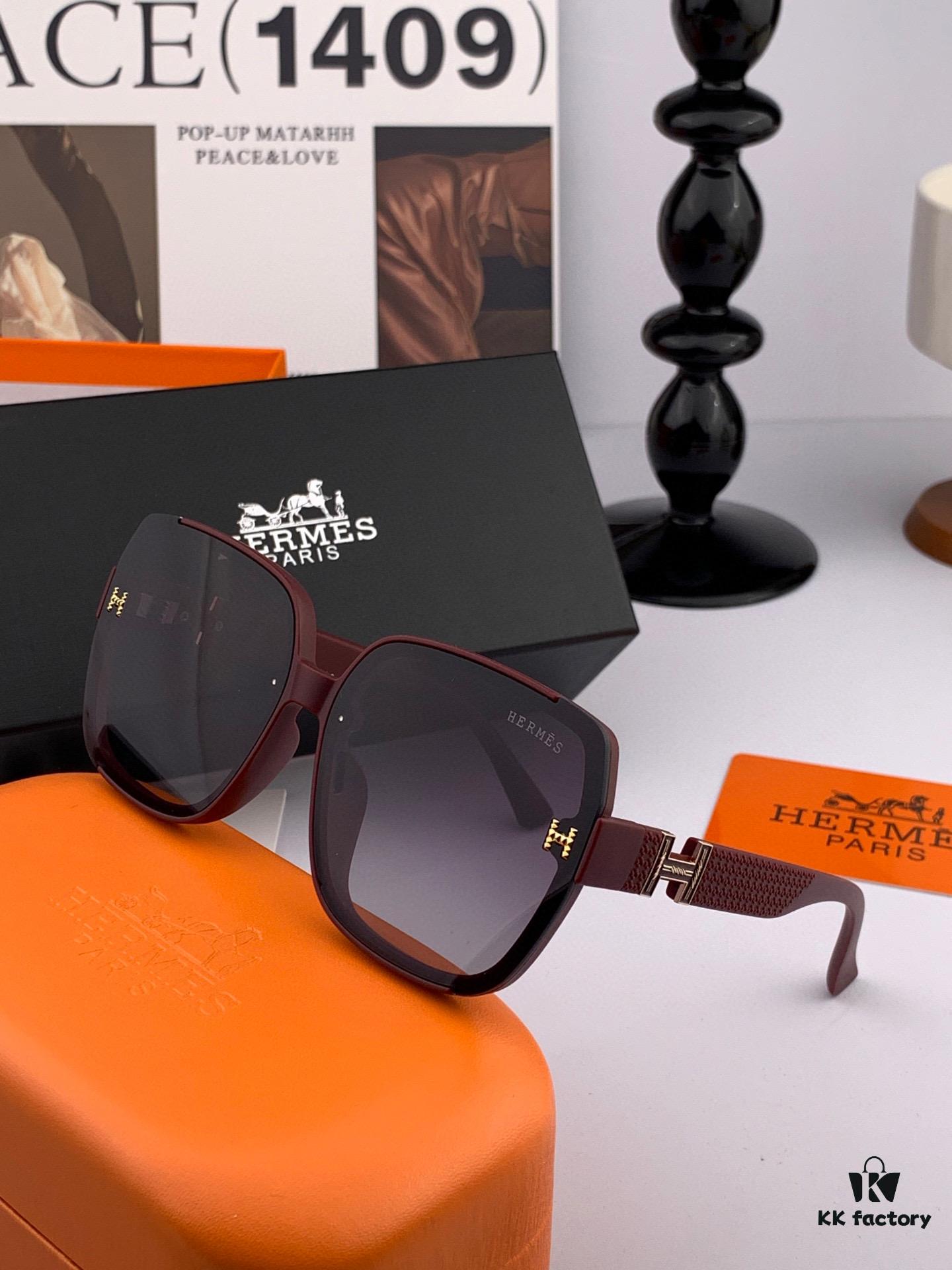 6931ae04ccd8ab3d7afa2313 HERMES 2025 Spring New Arrival Original Release Famous Internet Hit Ultra Popular Blue Classic Luxury Fashion Square Sunglasses High-Quality Authentic H8303