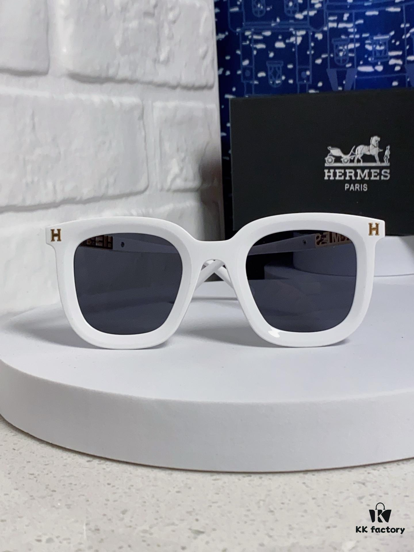 6931ae07ccd8ab3d7afa2335 Hermes 2025 New Arrival Retro Square Unisex Sunglasses for Women, Slimming Design for Round Faces, Fashionable Influencer-Style Sunglasses with Metal Cut-Out Temples, UV-Protective Eyewear