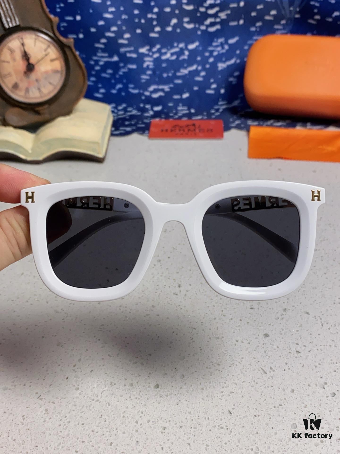 6931ae07ccd8ab3d7afa2337 Hermes 2025 New Arrival Retro Square Unisex Sunglasses for Women, Slimming Design for Round Faces, Fashionable Influencer-Style Sunglasses with Metal Cut-Out Temples, UV-Protective Eyewear