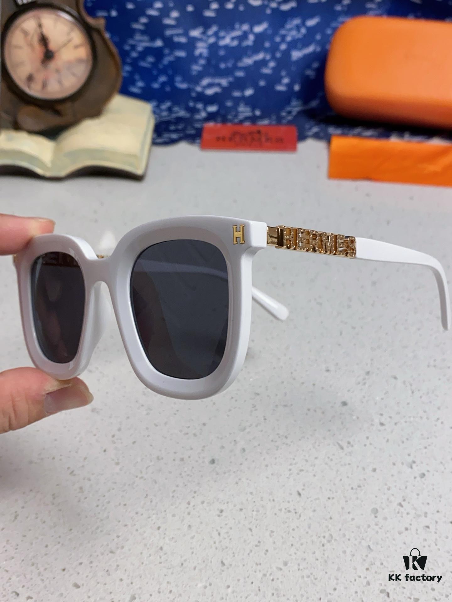 6931ae07ccd8ab3d7afa2339 Hermes 2025 New Arrival Retro Square Unisex Sunglasses for Women, Slimming Design for Round Faces, Fashionable Influencer-Style Sunglasses with Metal Cut-Out Temples, UV-Protective Eyewear