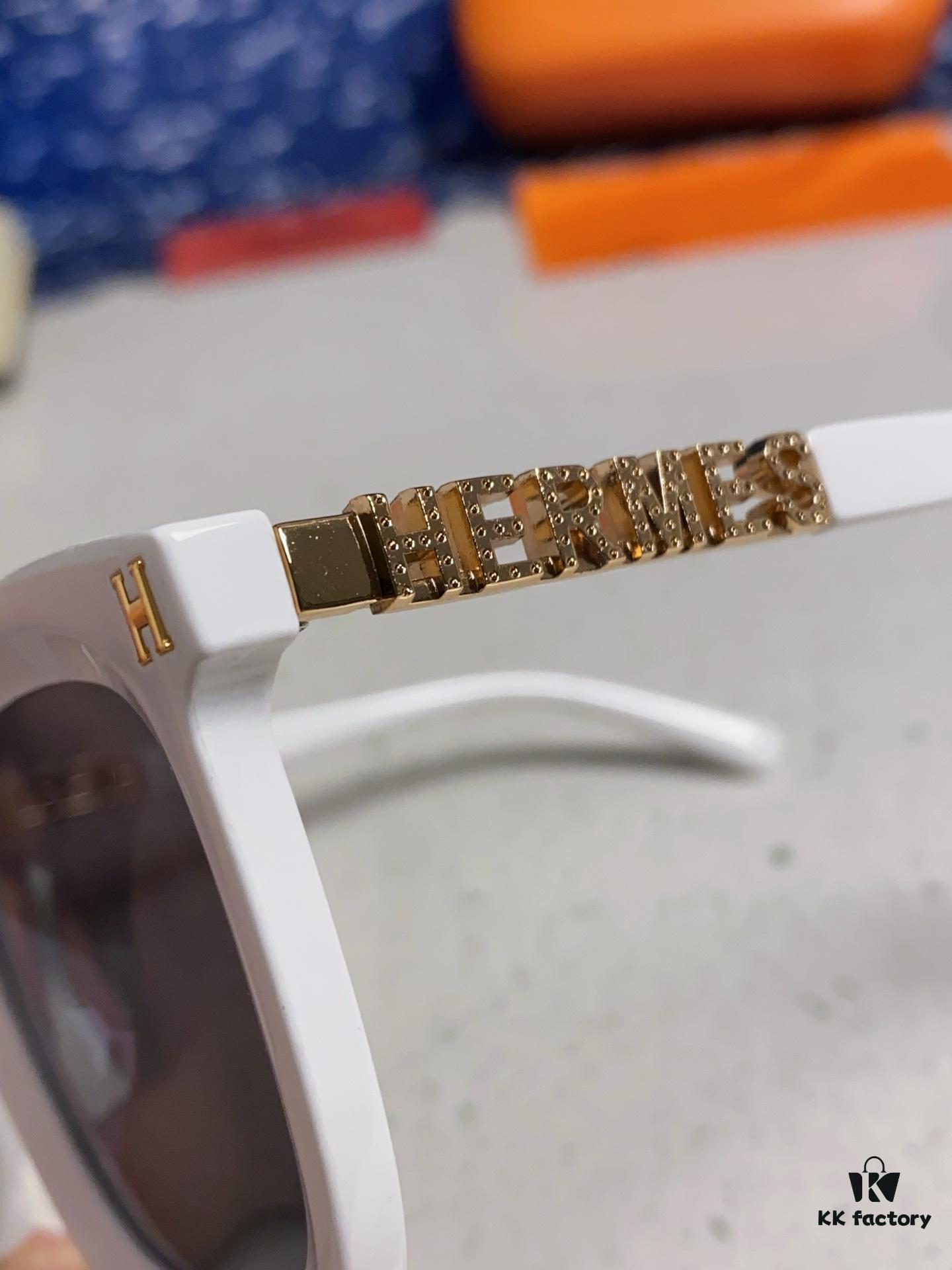 6931ae07ccd8ab3d7afa233a Hermes 2025 New Arrival Retro Square Unisex Sunglasses for Women, Slimming Design for Round Faces, Fashionable Influencer-Style Sunglasses with Metal Cut-Out Temples, UV-Protective Eyewear