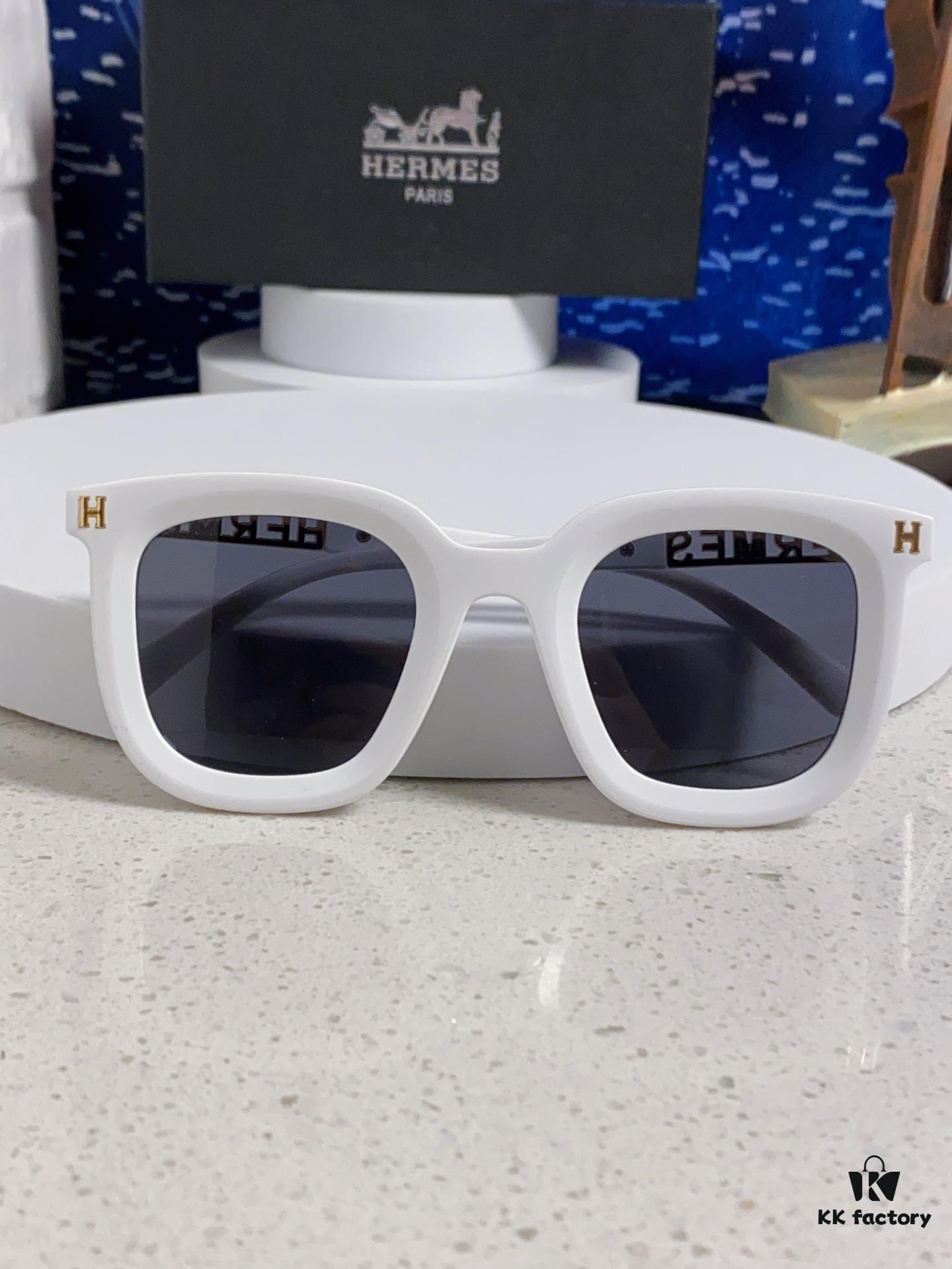 6931ae07ccd8ab3d7afa233b Hermes 2025 New Arrival Retro Square Unisex Sunglasses for Women, Slimming Design for Round Faces, Fashionable Influencer-Style Sunglasses with Metal Cut-Out Temples, UV-Protective Eyewear