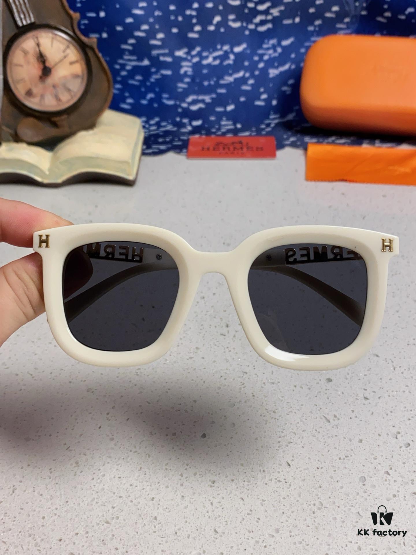 6931ae08ccd8ab3d7afa2340 Hermes 2025 New Arrival Retro Square Unisex Sunglasses for Women, Slimming Frame for Round Faces, Fashionable Metal Hollow-out Temples, UV Protection Sun Glasses