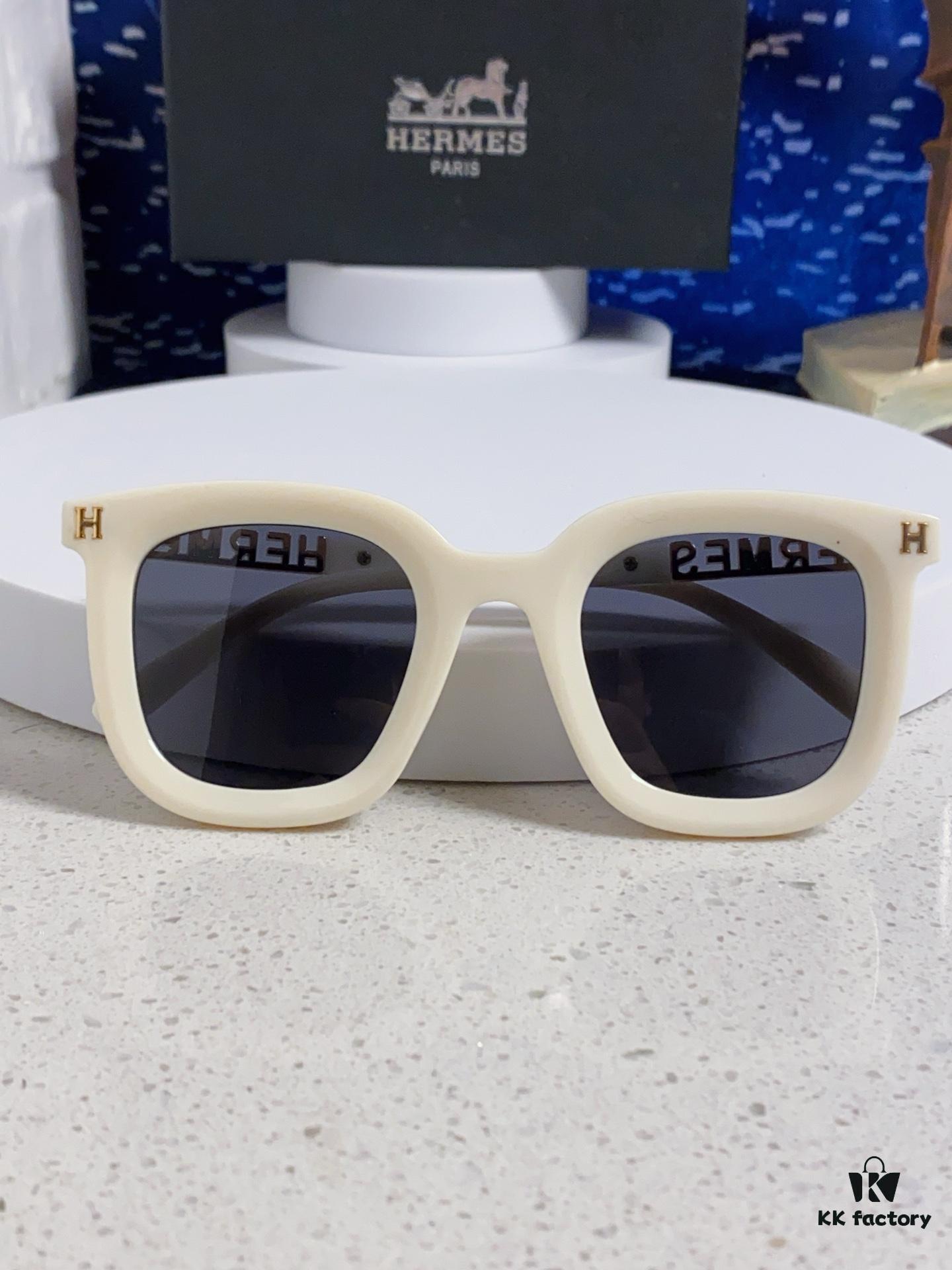 6931ae08ccd8ab3d7afa2344 Hermes 2025 New Arrival Retro Square Unisex Sunglasses for Women, Slimming Frame for Round Faces, Fashionable Metal Hollow-out Temples, UV Protection Sun Glasses