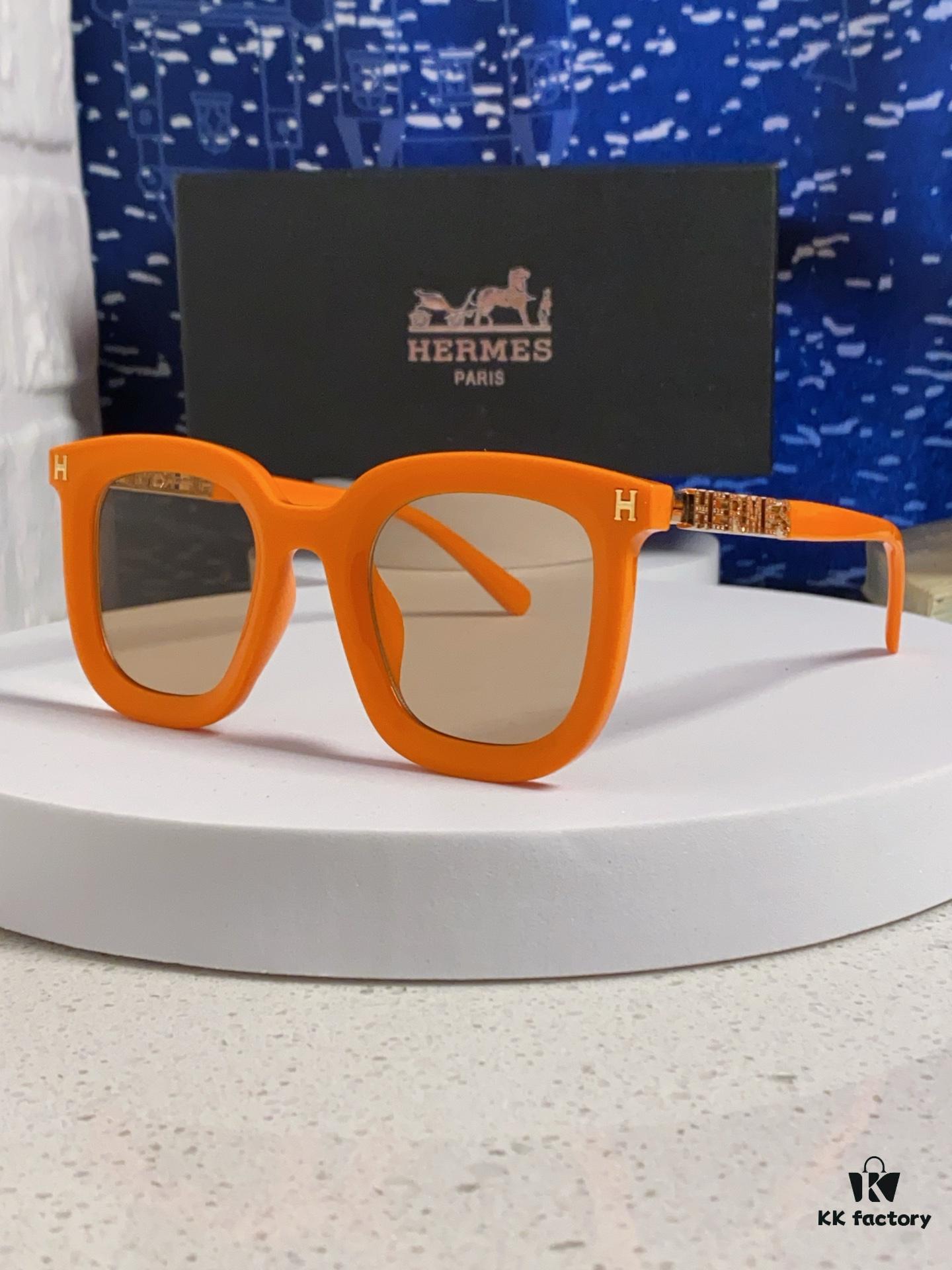 6931ae08ccd8ab3d7afa2347 Hermes 2025 New Arrival Retro Square Unisex Sunglasses for Women, Slimming Frame for Round Faces, Fashionable Metal-Embossed Temples, UV-Protective Shades
