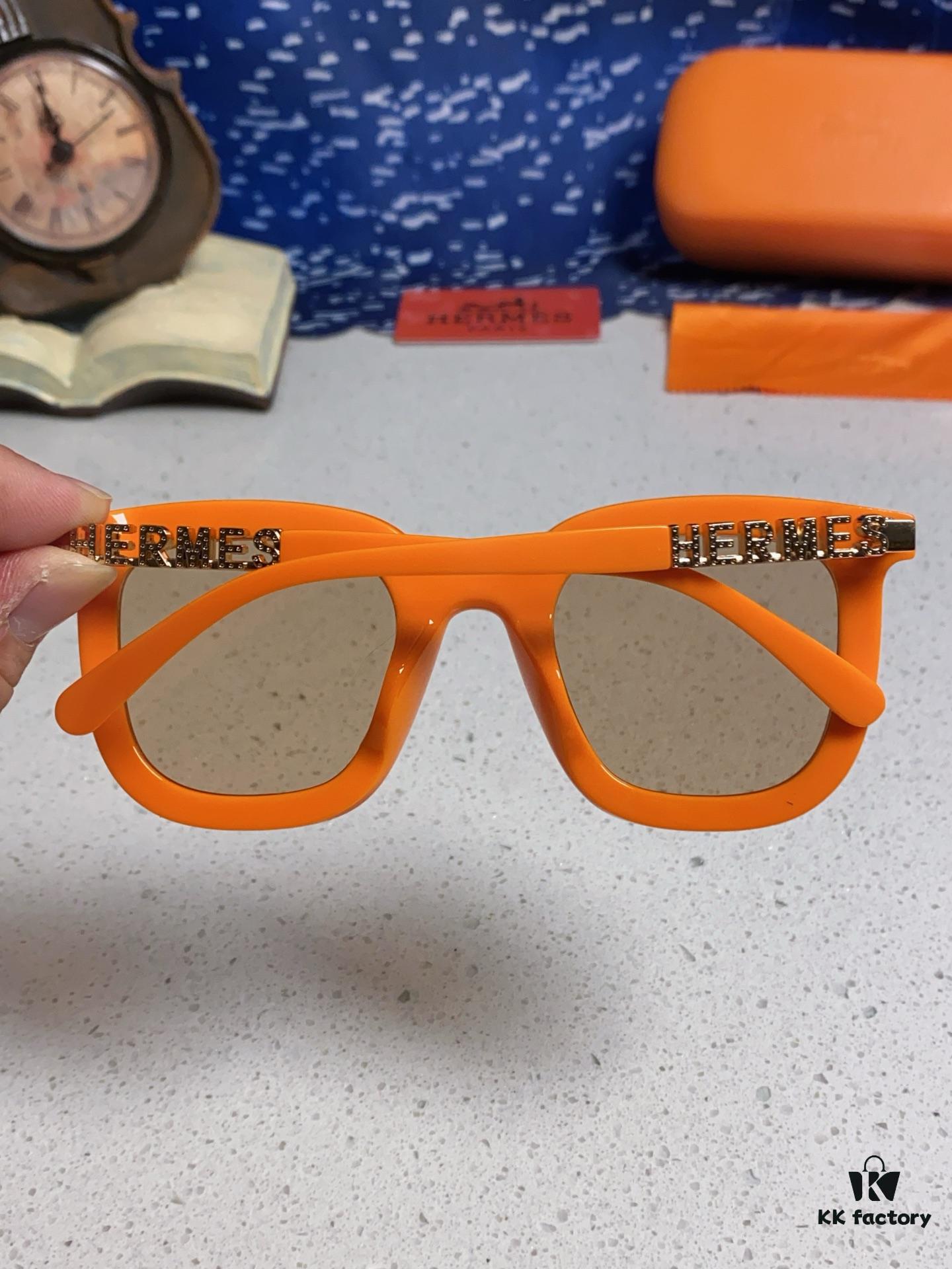6931ae09ccd8ab3d7afa234b Hermes 2025 New Arrival Retro Square Unisex Sunglasses for Women, Slimming Frame for Round Faces, Fashionable Metal-Embossed Temples, UV-Protective Shades