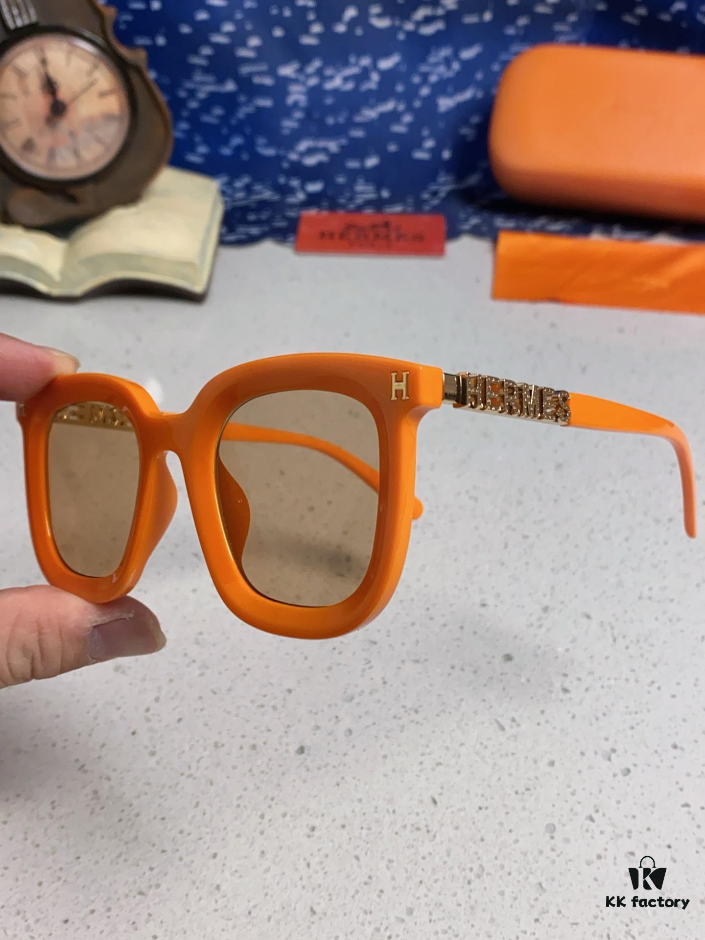 6931ae09ccd8ab3d7afa234c Hermes 2025 New Arrival Retro Square Unisex Sunglasses for Women, Slimming Frame for Round Faces, Fashionable Metal-Embossed Temples, UV-Protective Shades