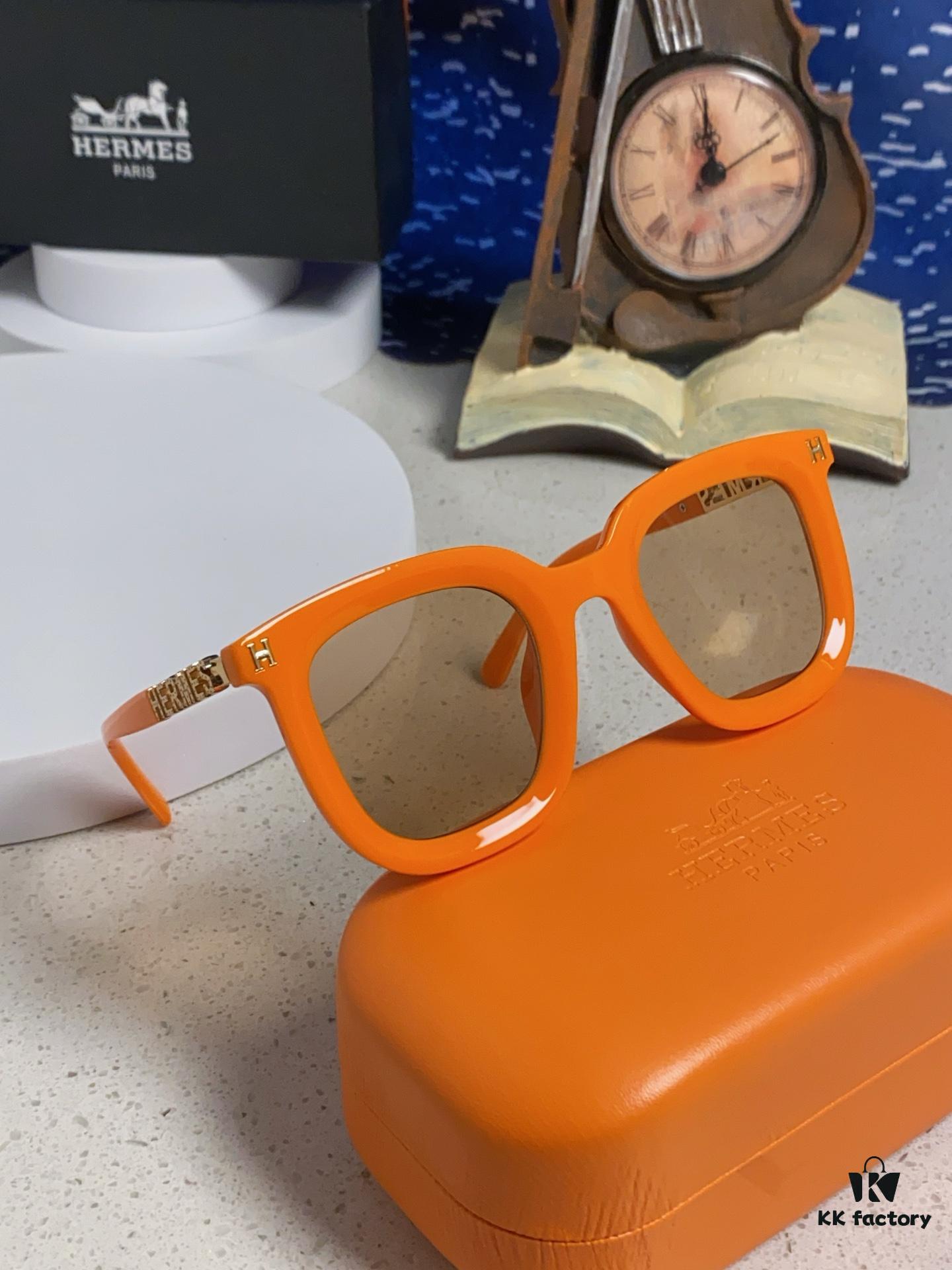 6931ae09ccd8ab3d7afa234f Hermes 2025 New Arrival Retro Square Unisex Sunglasses for Women, Slimming Frame for Round Faces, Fashionable Metal-Embossed Temples, UV-Protective Shades