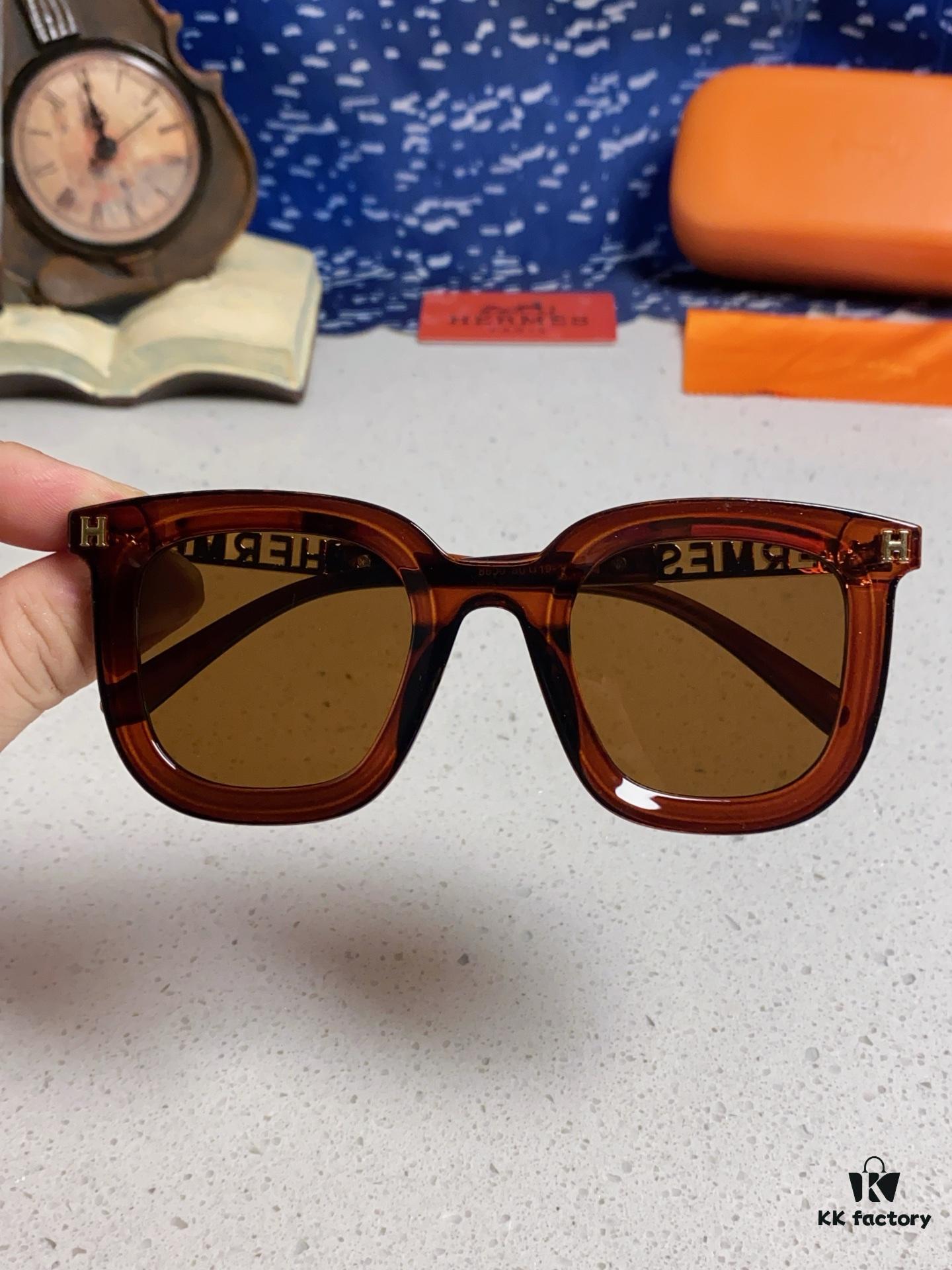 6931ae09ccd8ab3d7afa2353 Hermes 2025 New Arrival Retro Square Unisex Sunglasses for Women, Slimming Design for Round Faces, Fashionable Metal-Frame with Cut-Out Temples, UV-Protective Sunglasses