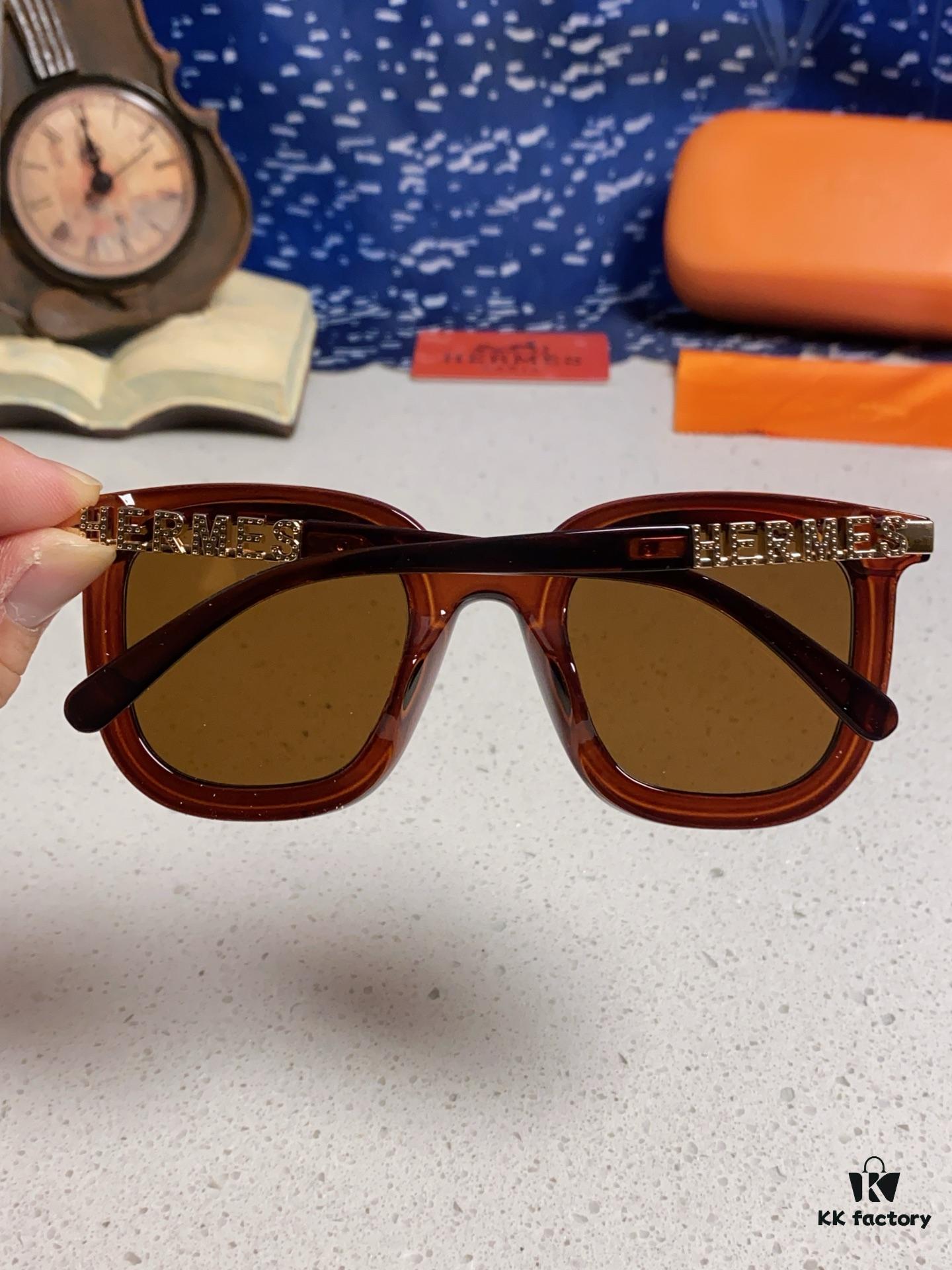 6931ae09ccd8ab3d7afa2354 Hermes 2025 New Arrival Retro Square Unisex Sunglasses for Women, Slimming Design for Round Faces, Fashionable Metal-Frame with Cut-Out Temples, UV-Protective Sunglasses
