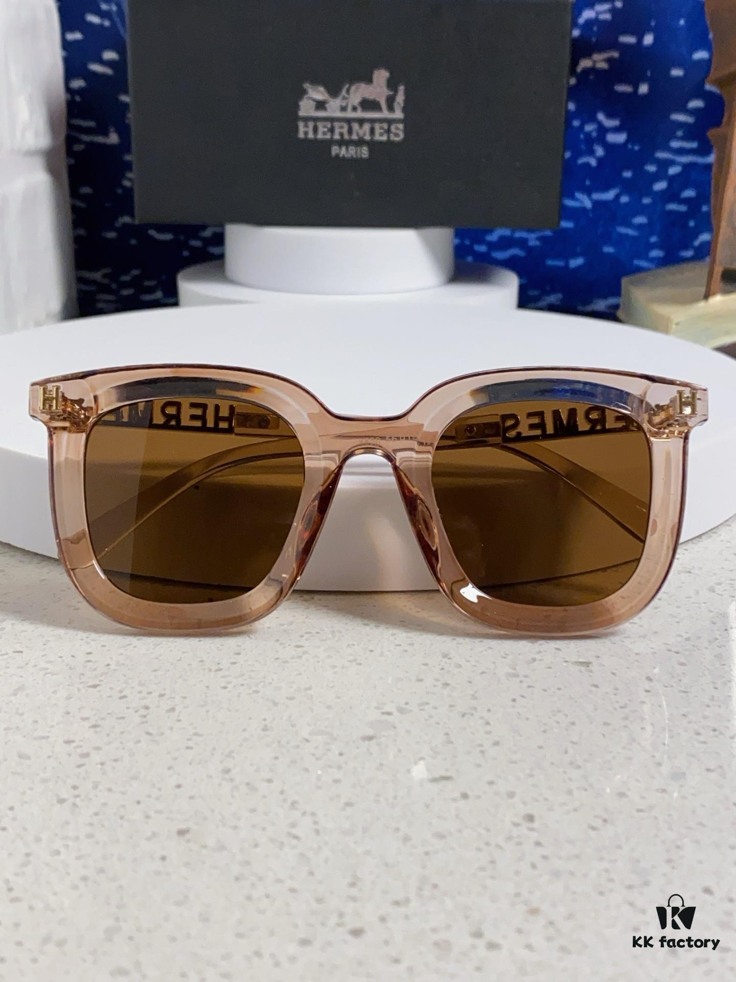 6931ae0bccd8ab3d7afa2369 Hermes 2025 New Arrival Retro Square Unisex Sunglasses for Women, Slimming Frame for Round Faces, Fashionable Influencer-Style Sunglasses with Metal Cut-Out Temples, UV-Protective Eyewear