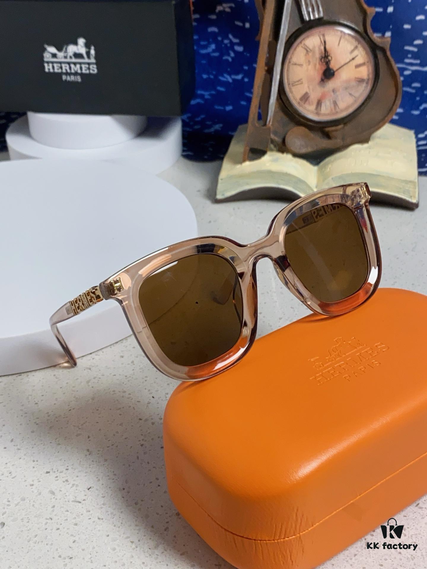 6931ae0bccd8ab3d7afa236a Hermes 2025 New Arrival Retro Square Unisex Sunglasses for Women, Slimming Frame for Round Faces, Fashionable Influencer-Style Sunglasses with Metal Cut-Out Temples, UV-Protective Eyewear