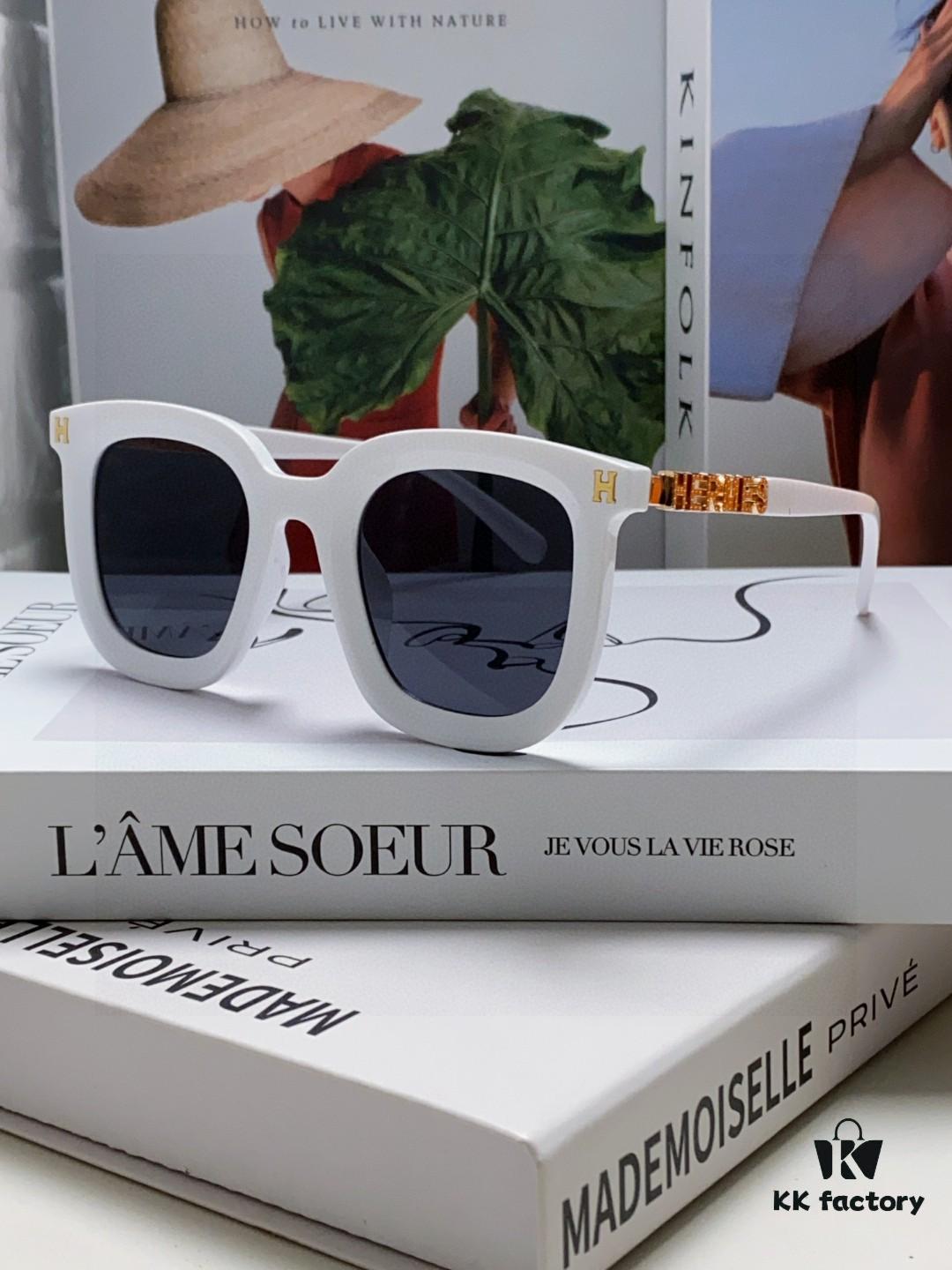 6931ae18ccd8ab3d7afa2426 Hermes 2025 New Arrival Retro Square Unisex Sunglasses for Women, Slimming Frame for Round Faces, Fashionable Metal-Embossed Temple, UV Protection