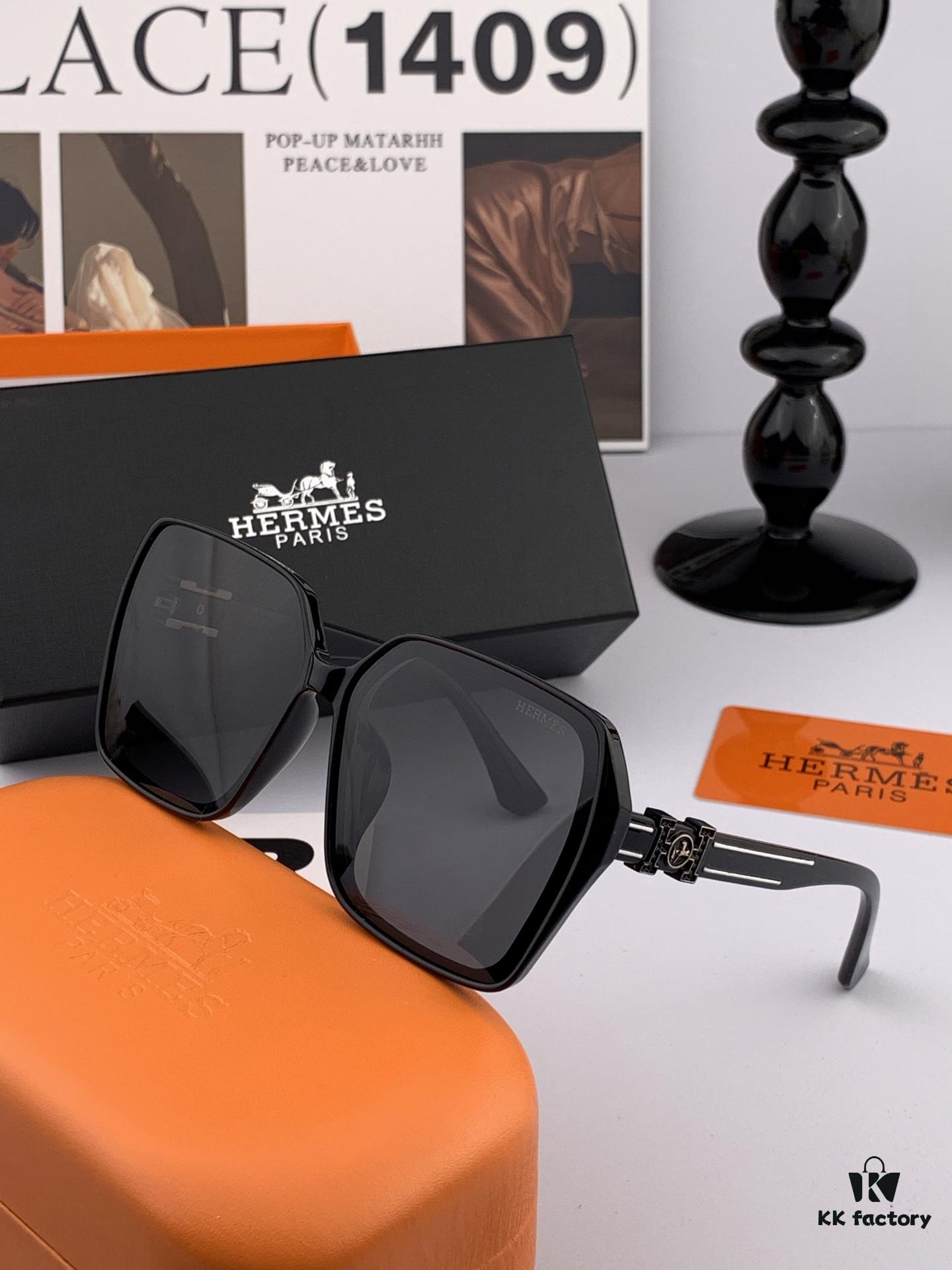 6931ae1dccd8ab3d7afa2465 HERMES Spring 2025 New Arrival Original Luxury Square Sunglasses H1245