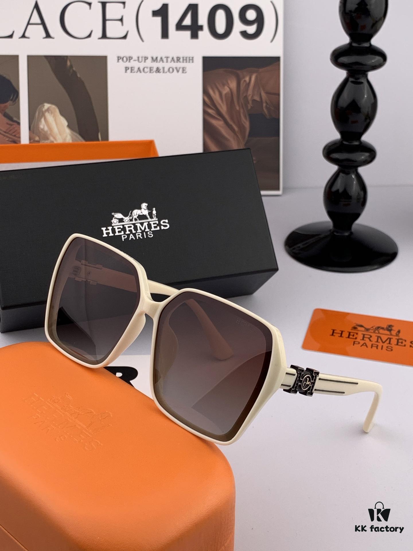 6931ae1dccd8ab3d7afa2466 HERMES Spring 2025 New Arrival Original Luxury Square Sunglasses H1245
