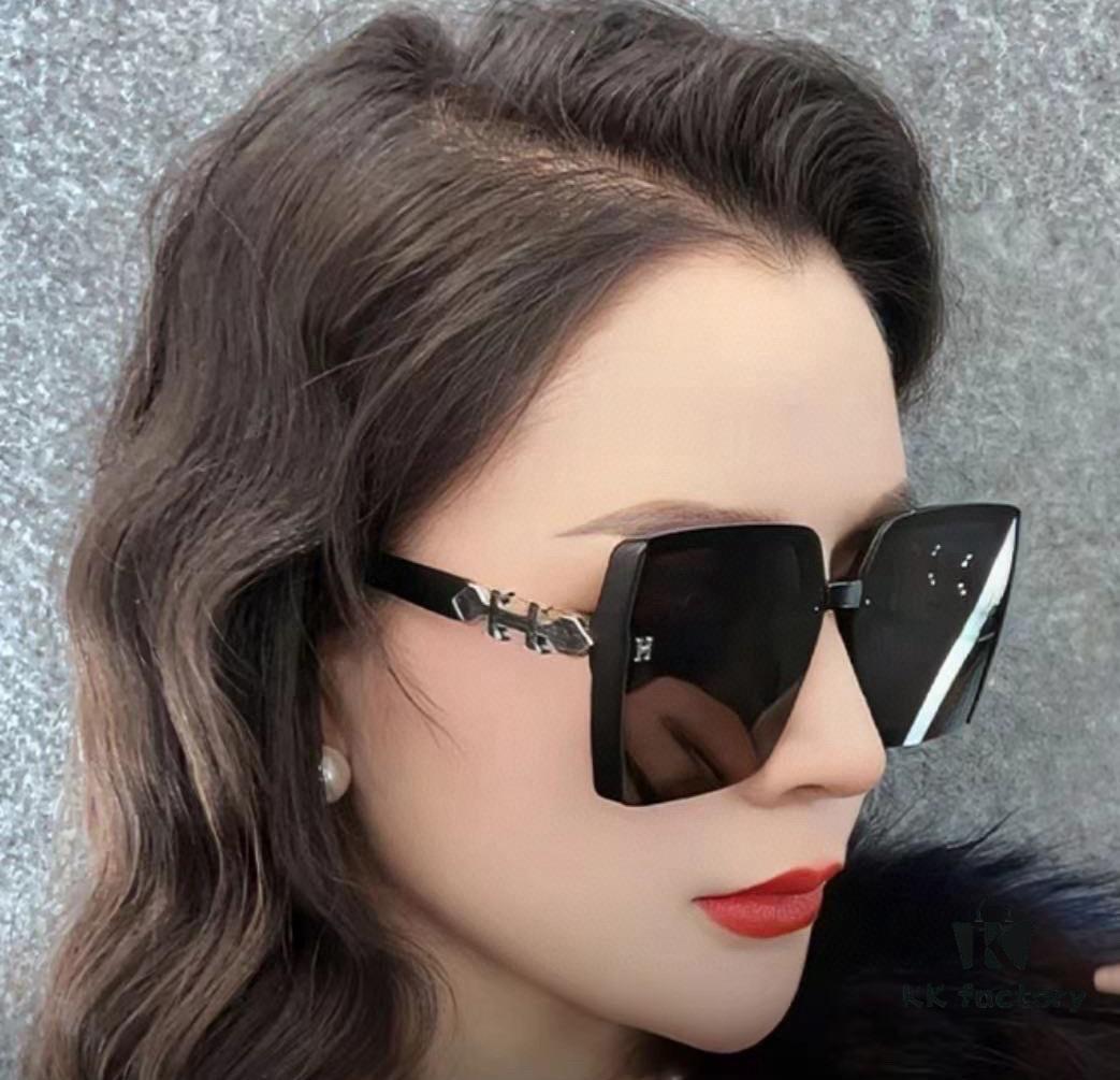 6931ae21ccd8ab3d7afa249f HERMES 2025 Spring New Arrival Original Release Famous Online Ultra-Hot Selling Blue Classic Luxury Global Fashion Square Sunglasses