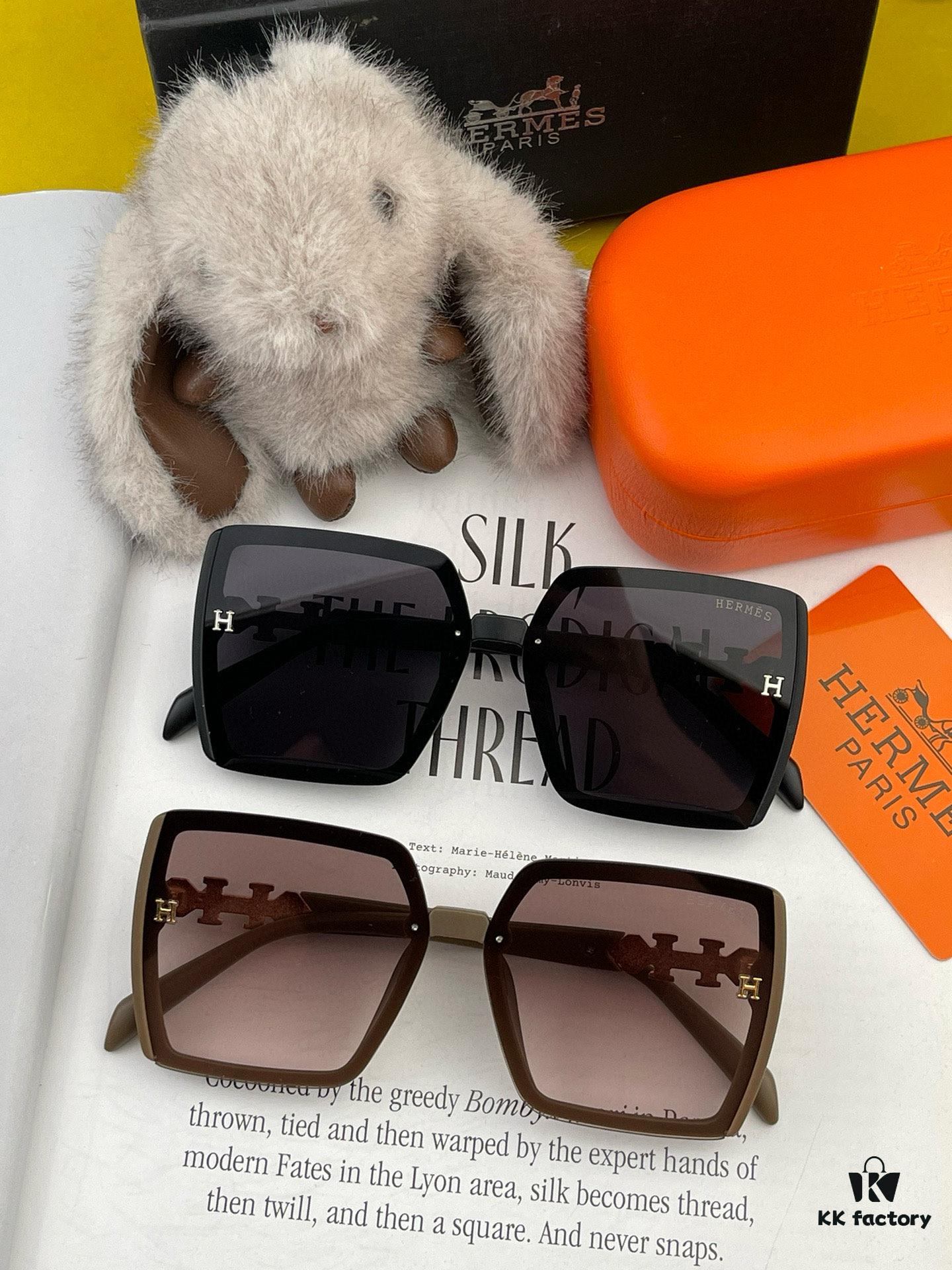6931ae21ccd8ab3d7afa24a6 HERMES 2025 Spring New Arrival Original Release Famous Online Ultra-Hot Selling Blue Classic Luxury Global Fashion Square Sunglasses