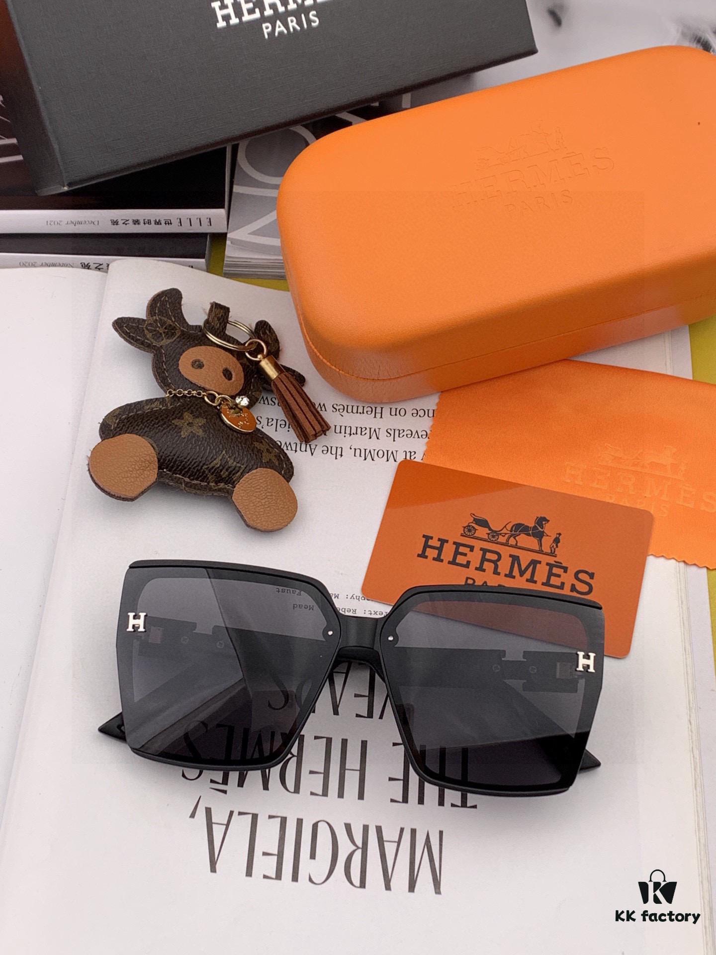 6931ae21ccd8ab3d7afa24ab HERMES 2025 Spring New Arrival Original Release Influencer Ultra Hot-Selling Classic Luxury Square Sunglasses
