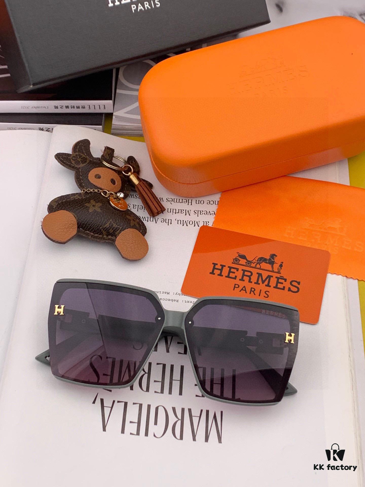6931ae21ccd8ab3d7afa24ac HERMES 2025 Spring New Arrival Original Release Influencer Ultra Hot-Selling Classic Luxury Square Sunglasses