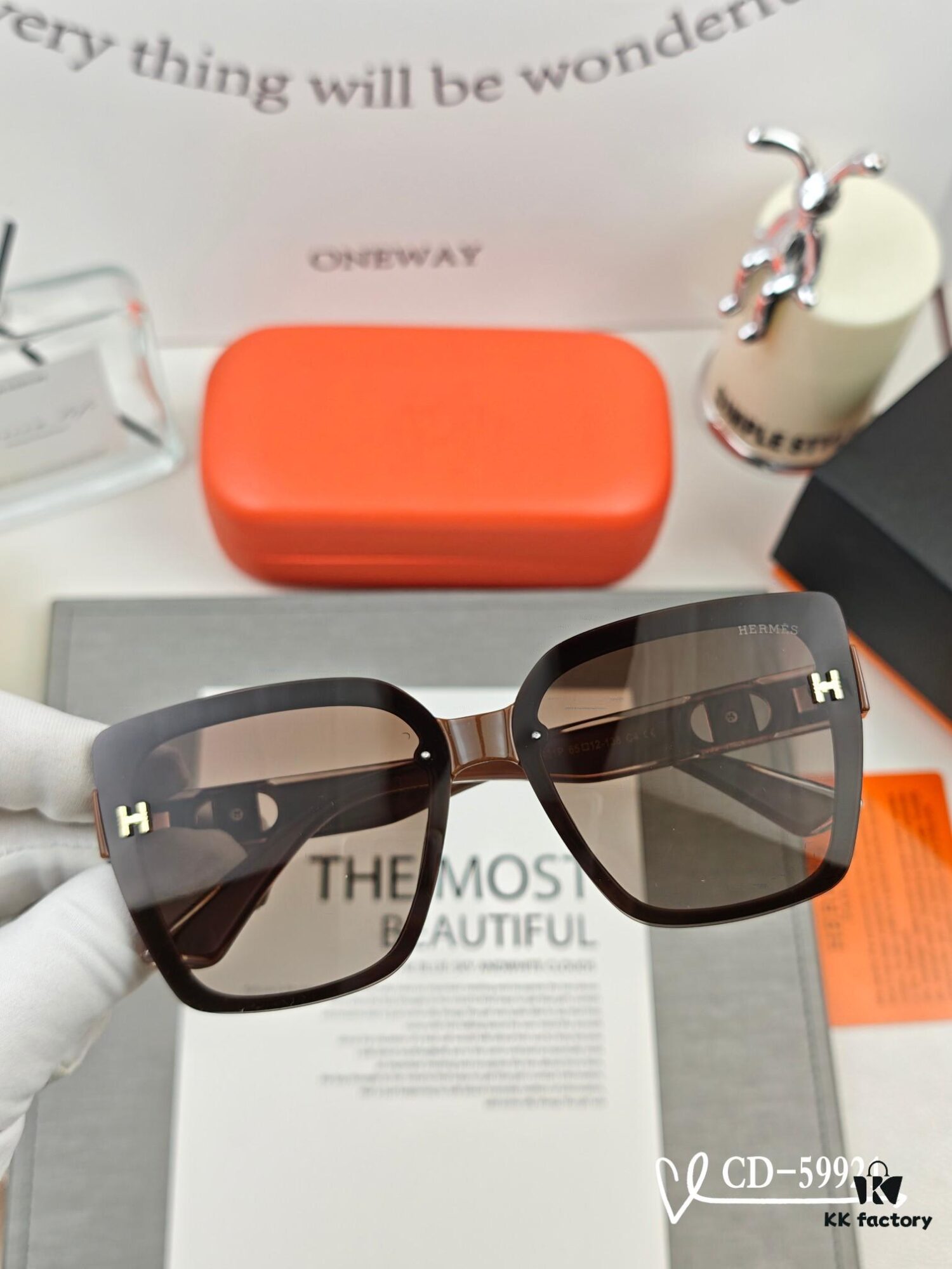 6931ae3dccd8ab3d7afa25eb Hermès | New Model Sunglasses with Polarized Lenses, Lightweight TR90 Frame, UV Protection for Travel and Fashion