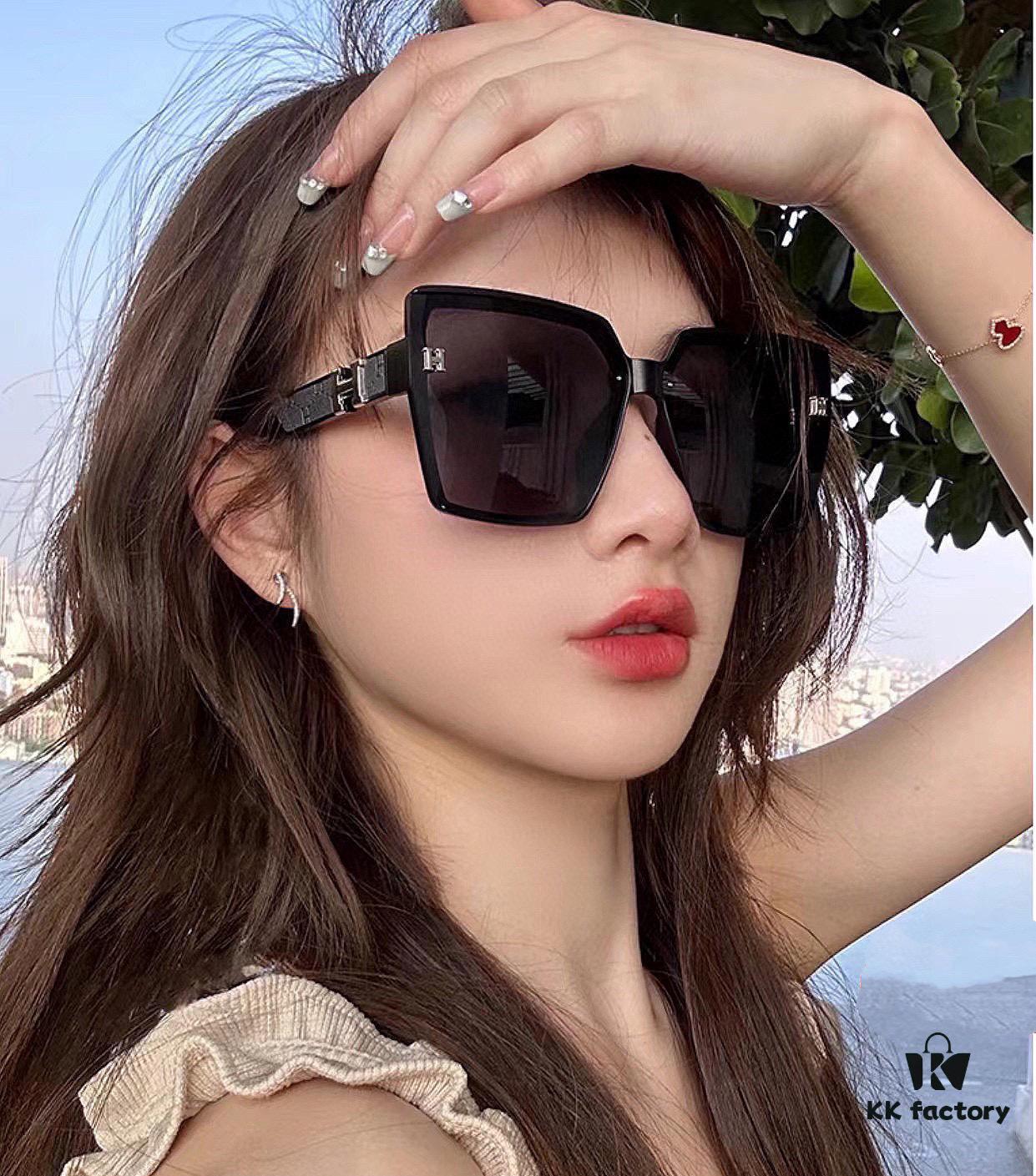 HERMES 2025 Spring New Arrival Original Release Internet-Famous Ultra-Hot Classic Luxury Square Sunglasses