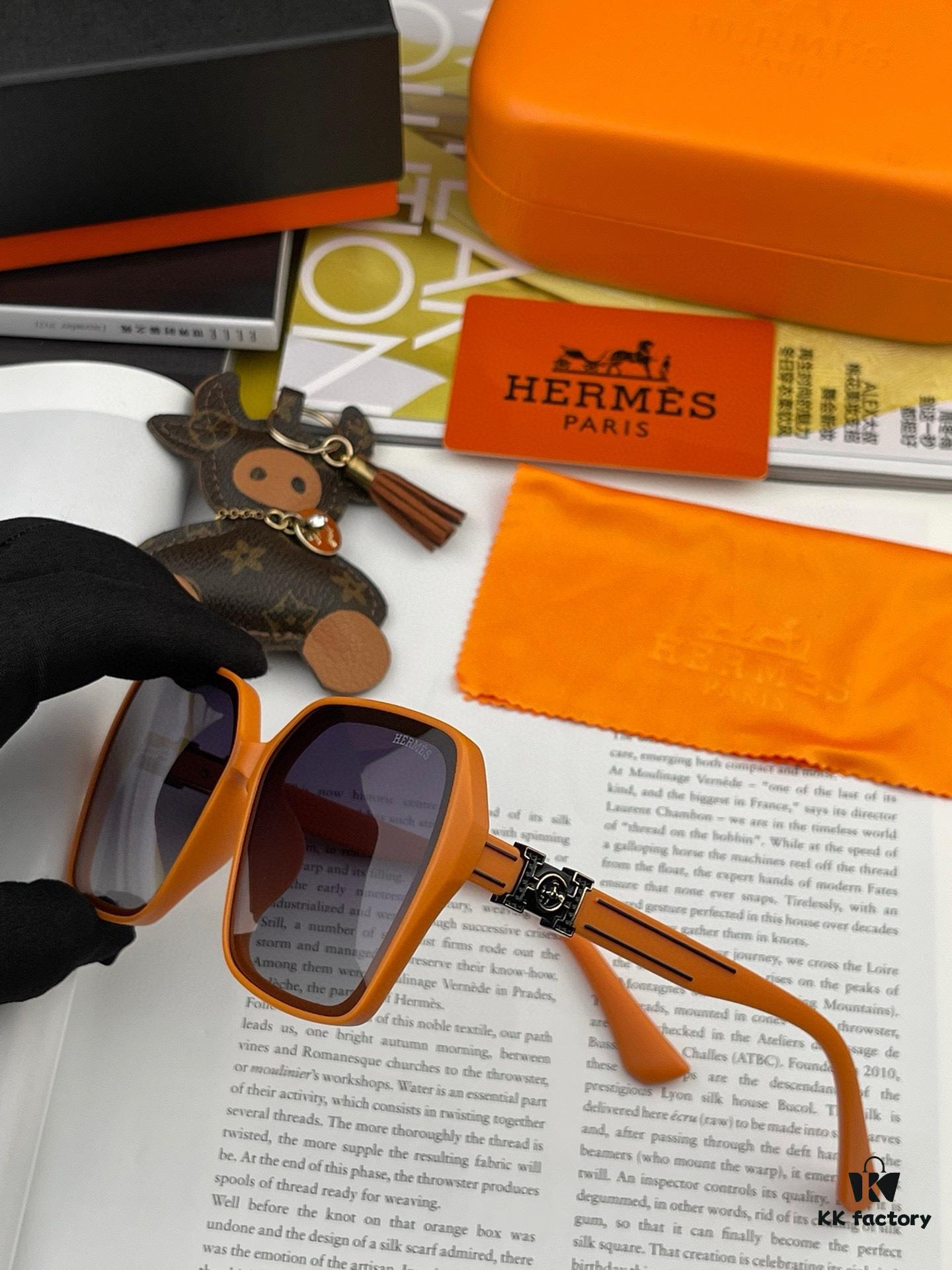 6931ae84ccd8ab3d7afa29d6 HERMES 2024 Spring New Arrival Original Luxury Square Sunglasses H1245