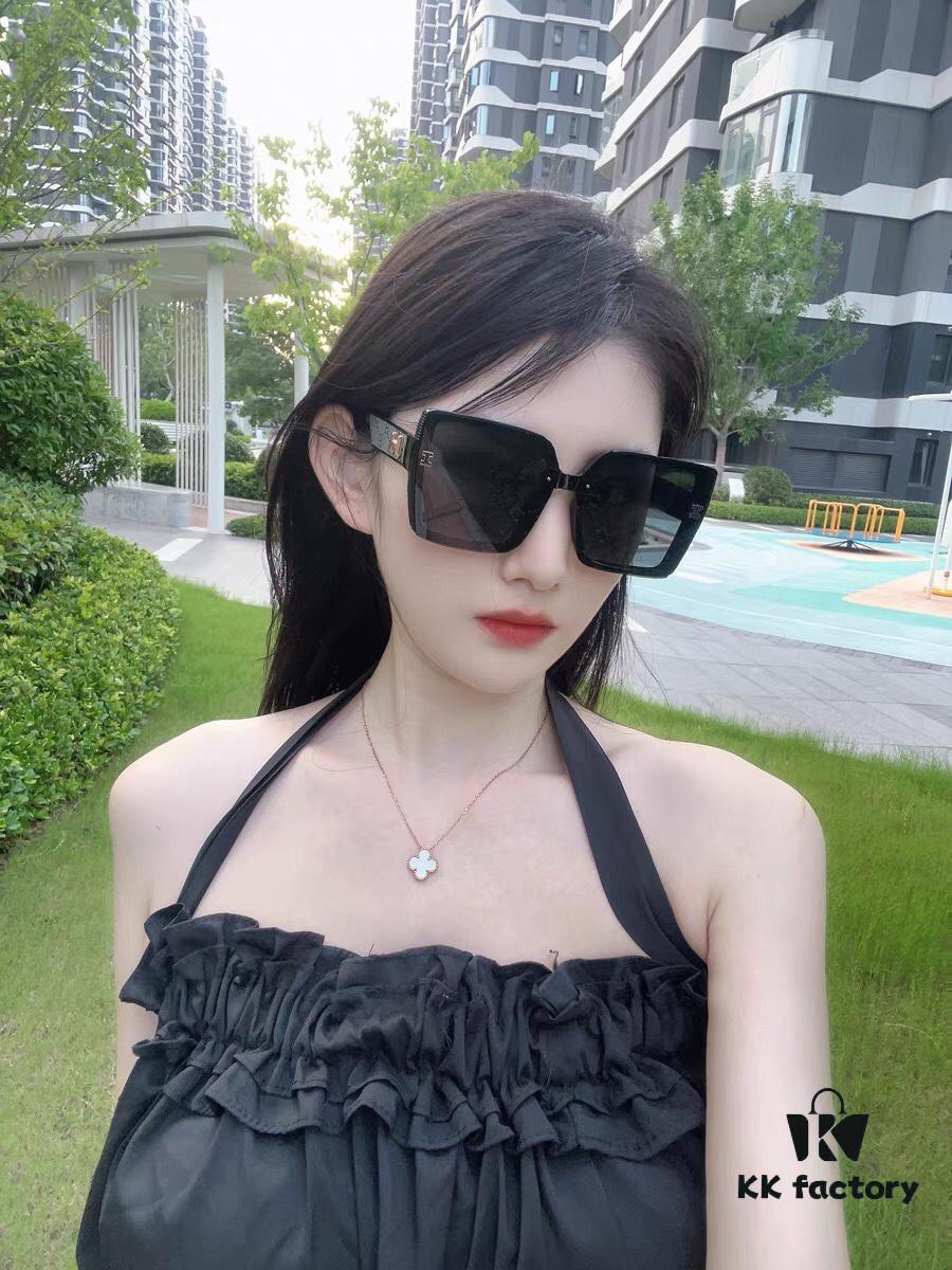 6931ae93ccd8ab3d7afa2ab7 Hermes Women's Sunglasses 2024 New Arrival Square Retro Stylish Sun Protection Glasses for Long and Oval Faces