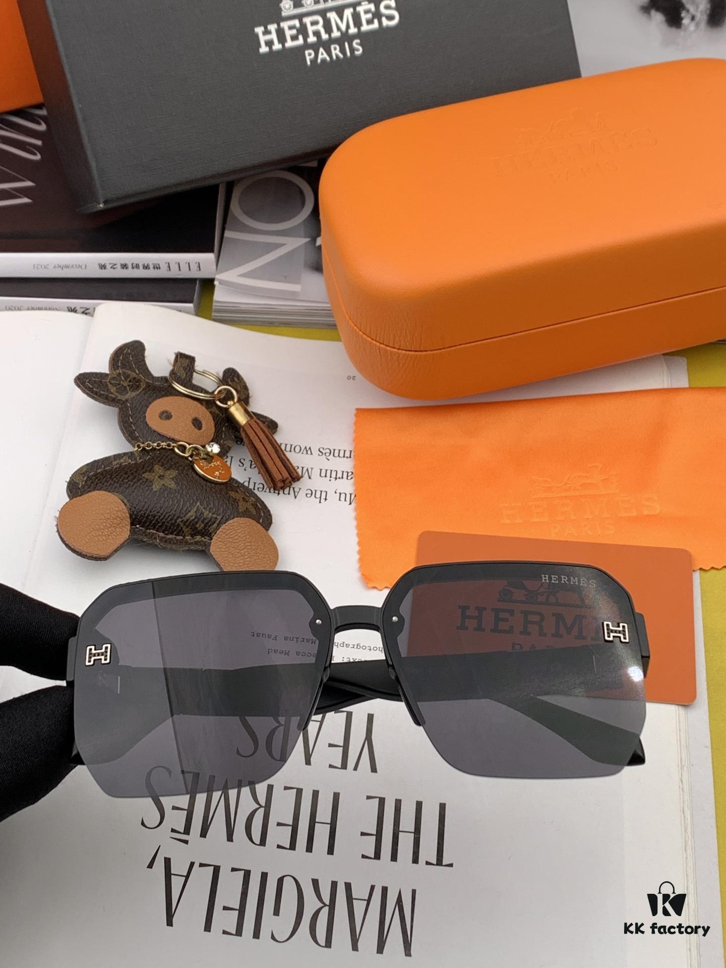 6931aea4ccd8ab3d7afa2bae HERMES 2024 Spring New Arrival Original Release Famous Internet Sensation Ultra Popular Blue Classic Luxury Square Sunglasses