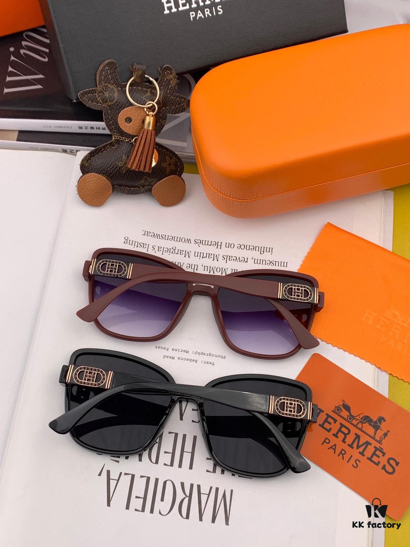 6931aebaccd8ab3d7afa2cd7 HERMES Spring 2024 New Arrival Original Luxury Square Sunglasses H98001