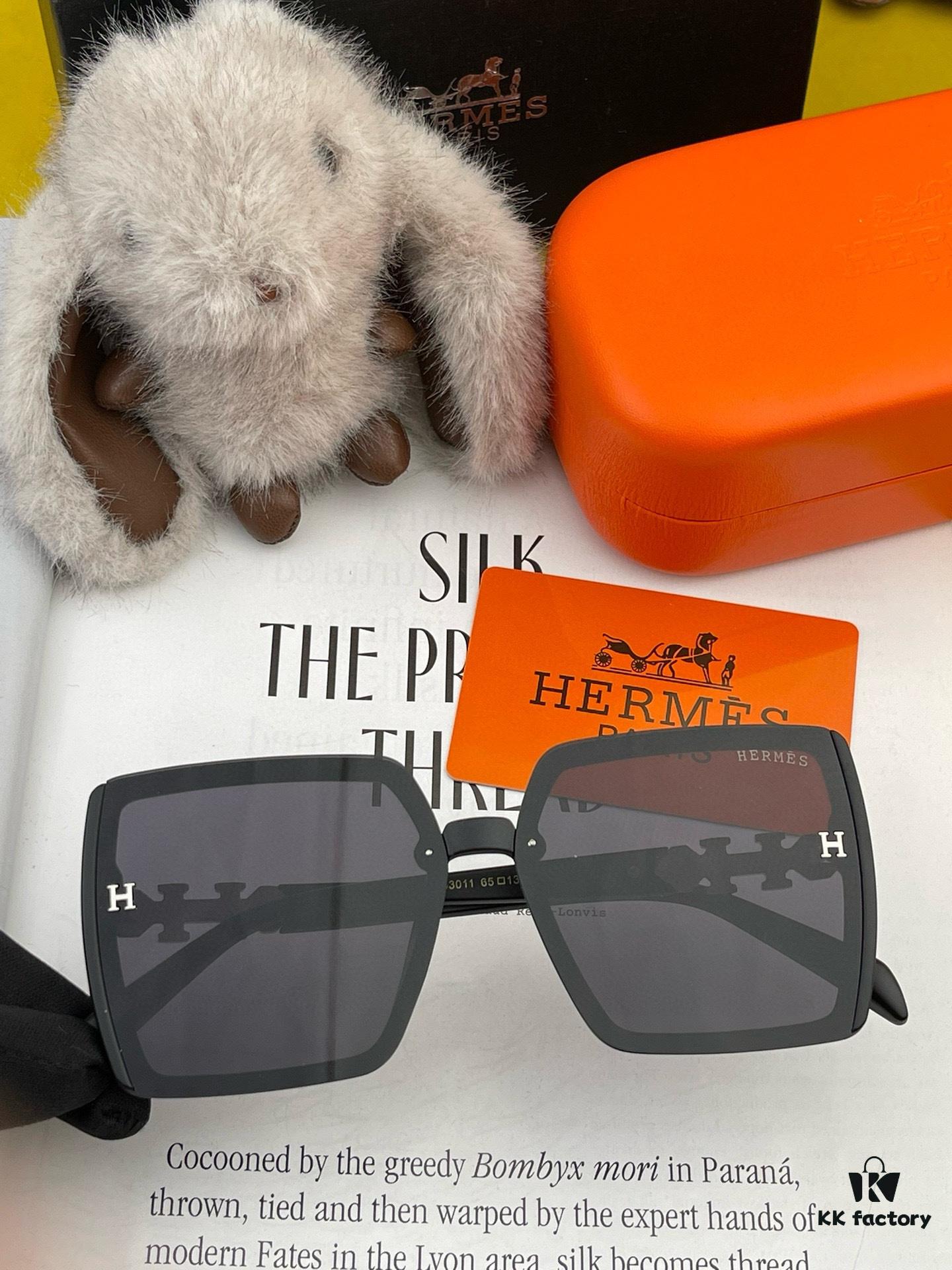 6931aebbccd8ab3d7afa2ce5 HERMES 2024 Spring New Arrival Original Shipment Viral Hit Blue Classic Luxury Global Trend Fashion Square Sunglasses Premium Quality Authentic High-End Logo Model: H1301