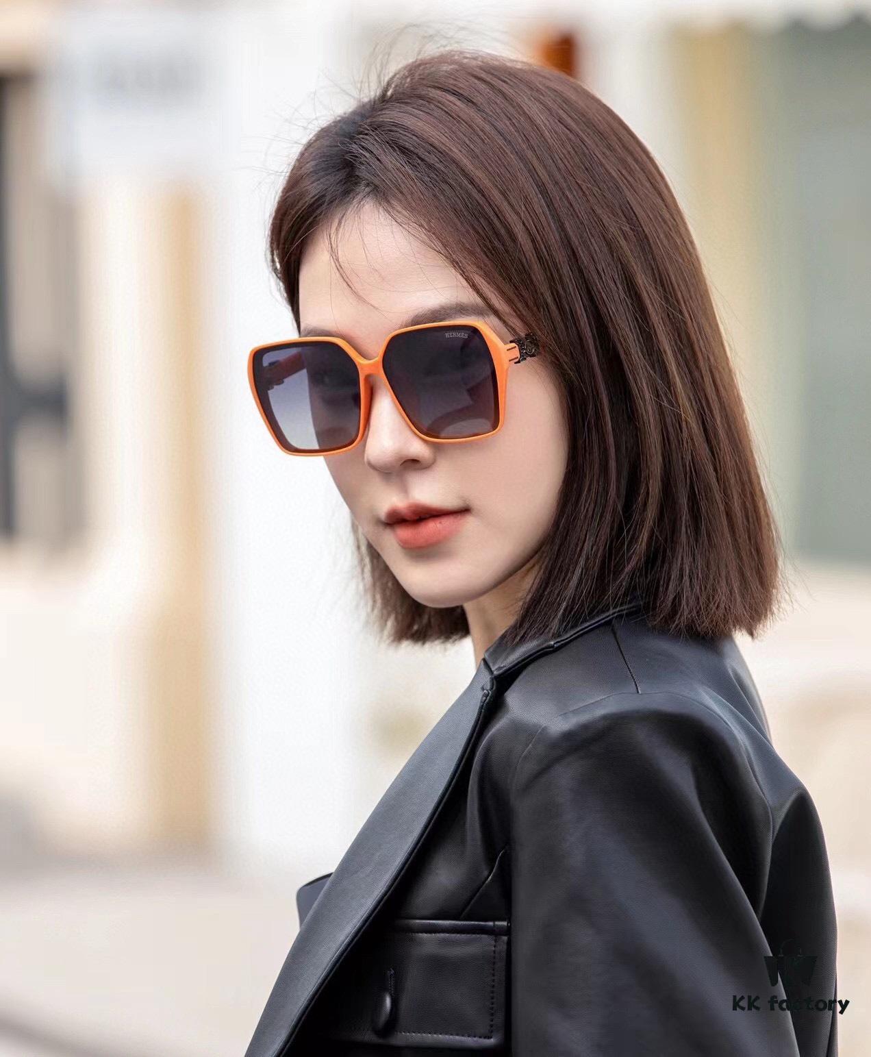 6931aec7ccd8ab3d7afa2d9f HERMES 2024 Spring New Arrival Original Shipment Influencer Ultra Popular Blue Classic Luxury Global Fashion Square Sunglasses